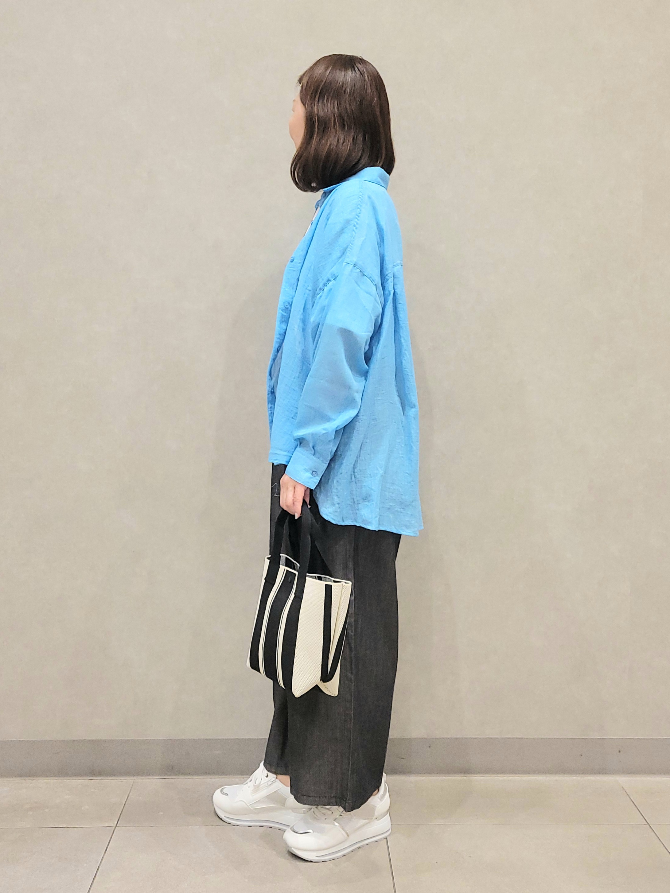 ユウさんの「SHOO･LA･RUE｜【体型カバー】ふんわり質感 やわらかこなれシアーシャツ」を使ったコーディネート