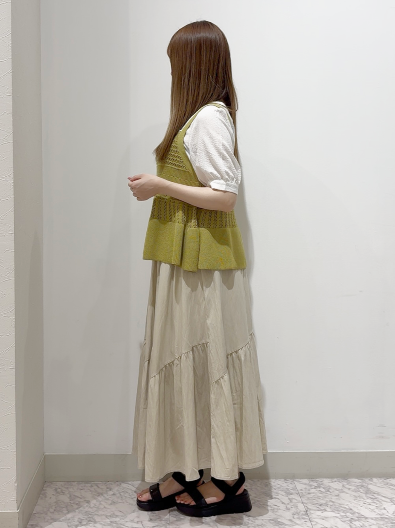 しかっちさんの「grove｜【2点SET】着るだけで完成、透かし編みニットビスチェ&times;ブラウス」を使ったコーディネート
