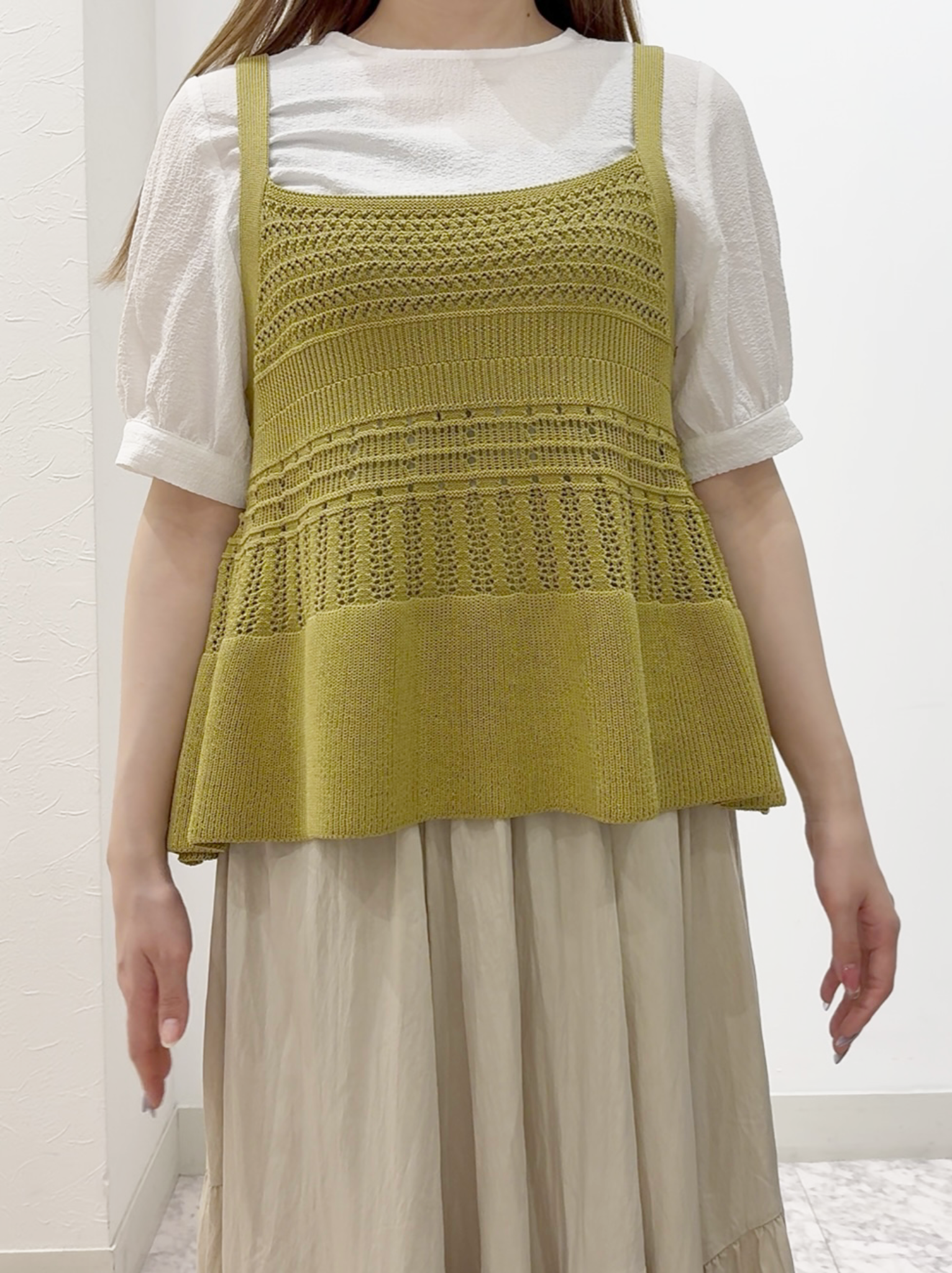 しかっちさんの「grove｜【2点SET】着るだけで完成、透かし編みニットビスチェ&times;ブラウス」を使ったコーディネート