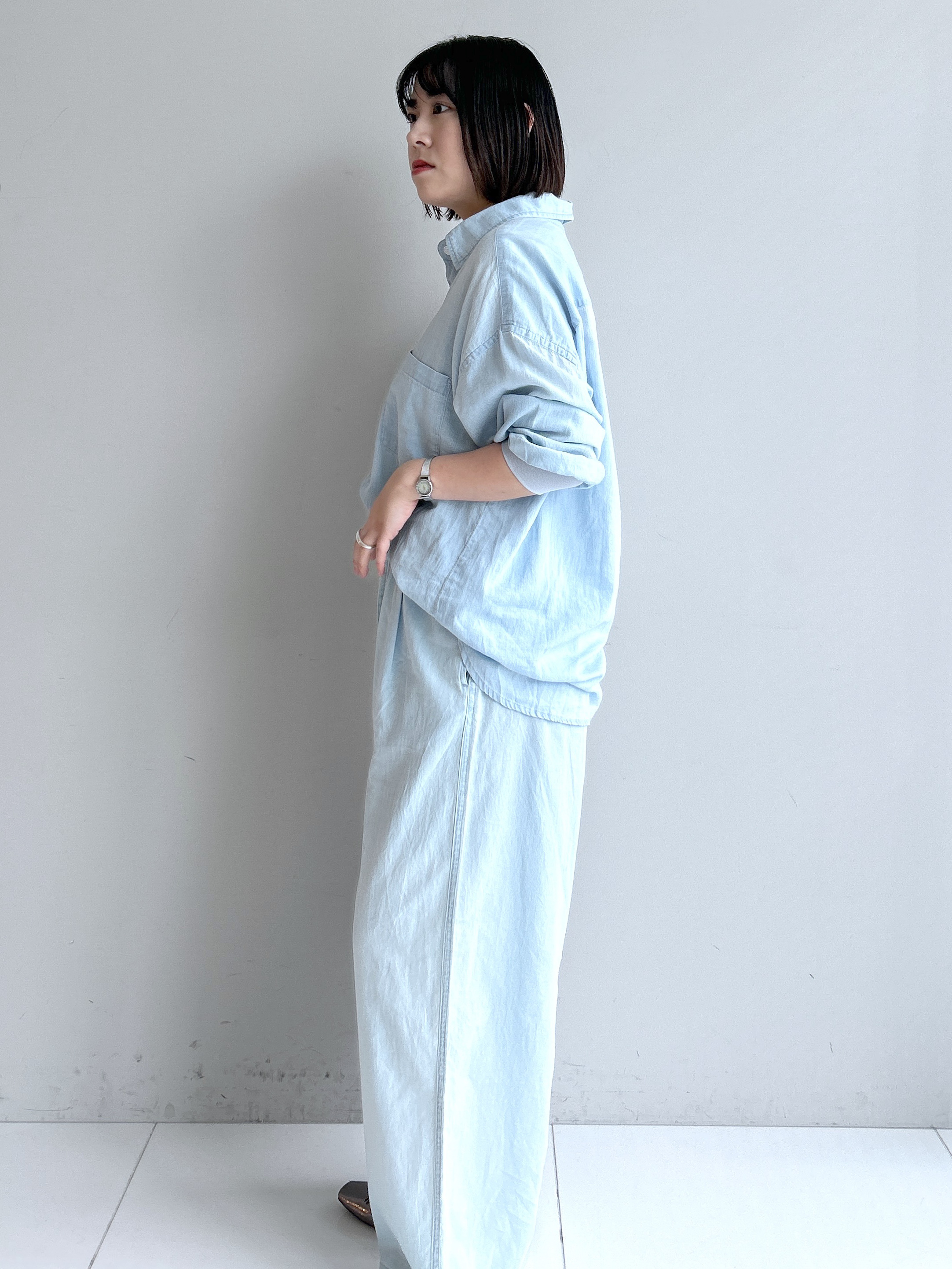 Hirokaさんの「Dessin｜【セットアップ可/洗える】2オンスシアーデニムシャツ」を使ったコーディネート