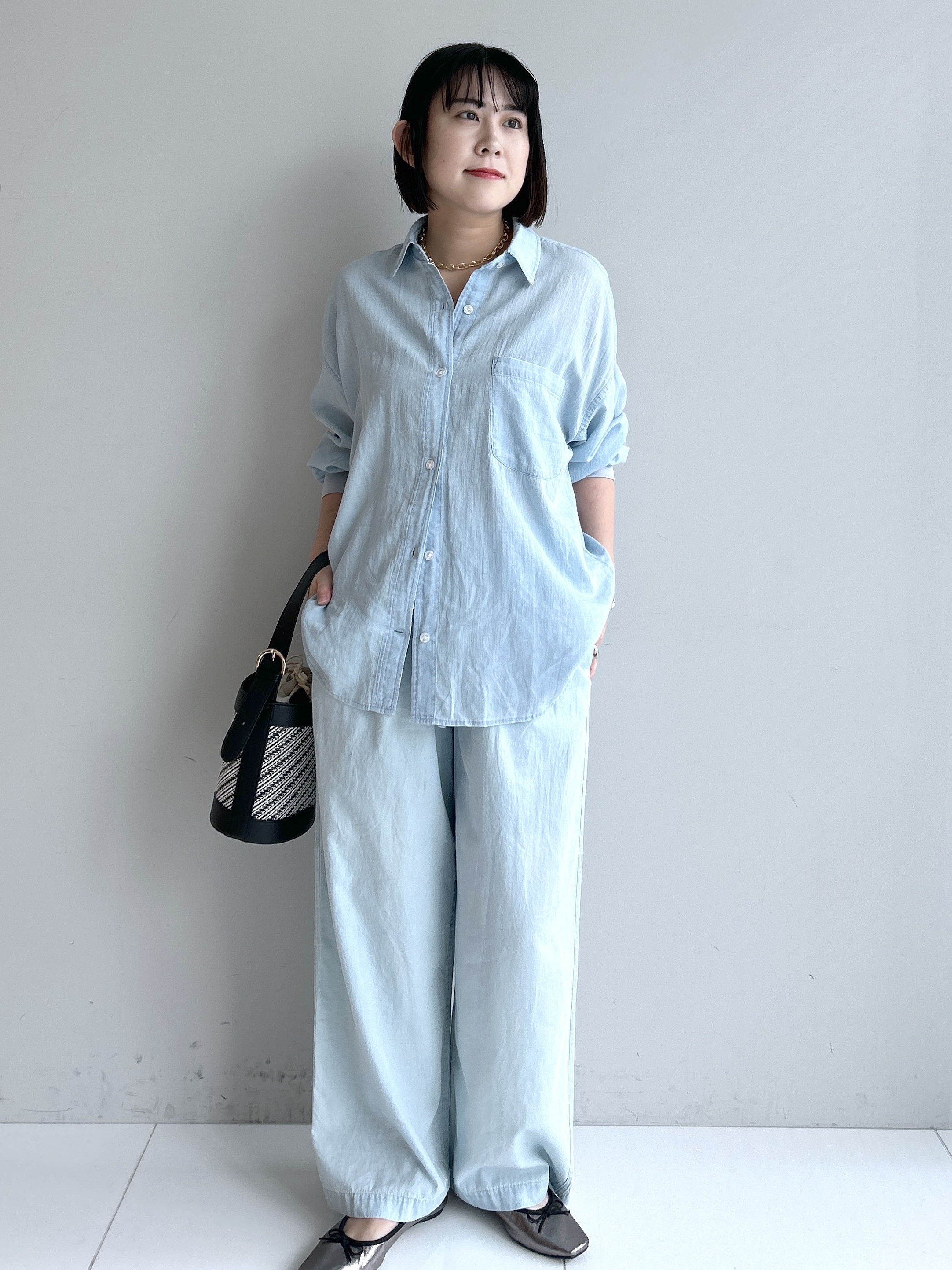 Hirokaさんの「Dessin｜【セットアップ可/洗える】2オンスシアーデニムシャツ」を使ったコーディネート
