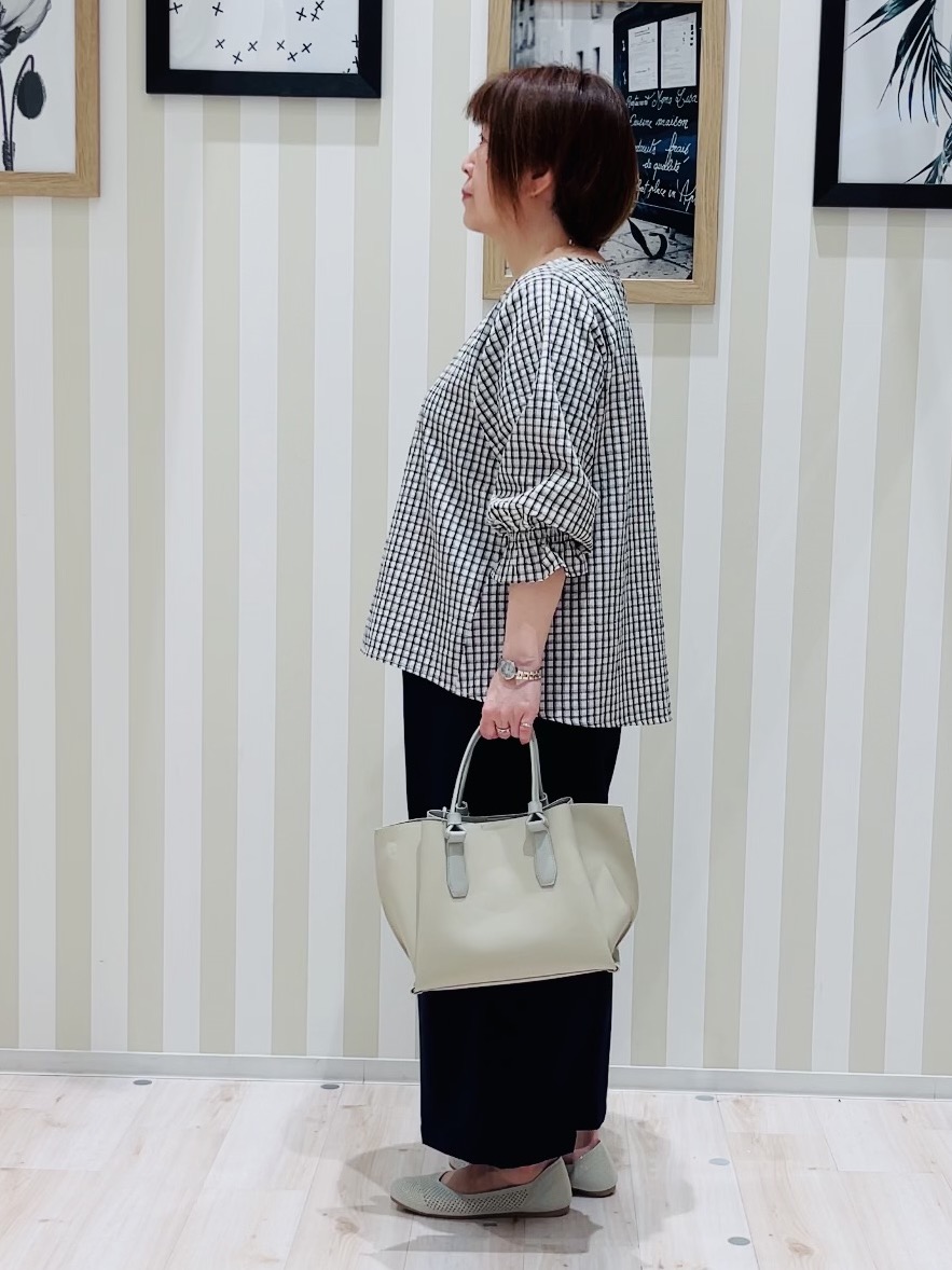 ma_miさんの「SHOO･LA･RUE｜【セットアップ可/洗濯機可】上品チェックが好印象 ゆるさら6分袖ブラウス」を使ったコーディネート