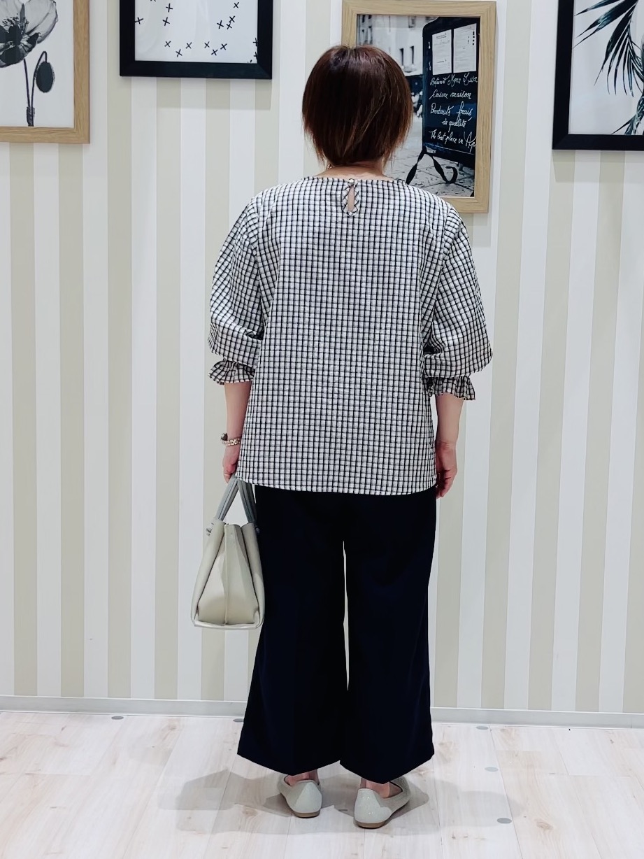 ma_miさんの「SHOO･LA･RUE｜【セットアップ可/洗濯機可】上品チェックが好印象 ゆるさら6分袖ブラウス」を使ったコーディネート