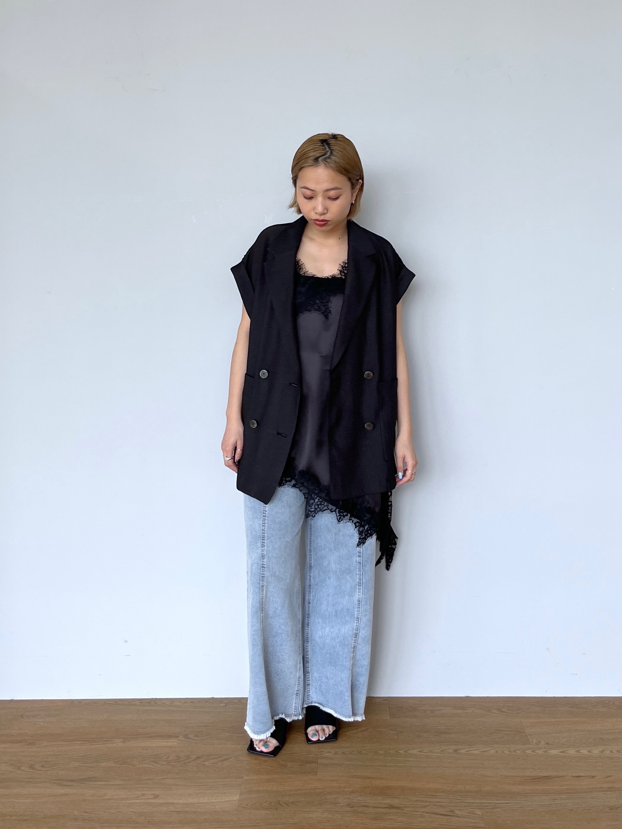 Harukaさんの「INDIVI｜ワッシャーシアー半袖ダブルジャケット」を使ったコーディネート