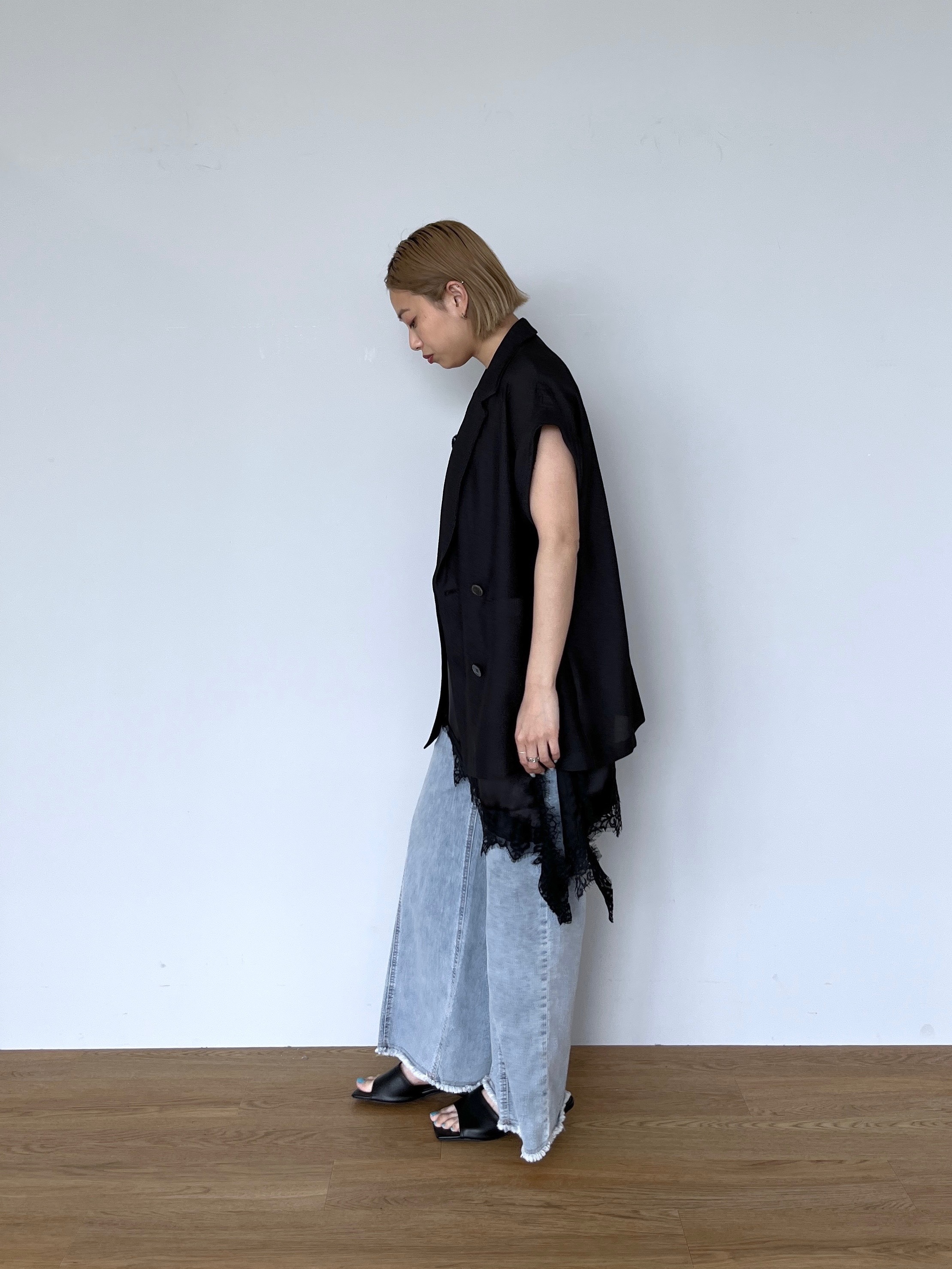 Harukaさんの「INDIVI｜ワッシャーシアー半袖ダブルジャケット」を使ったコーディネート