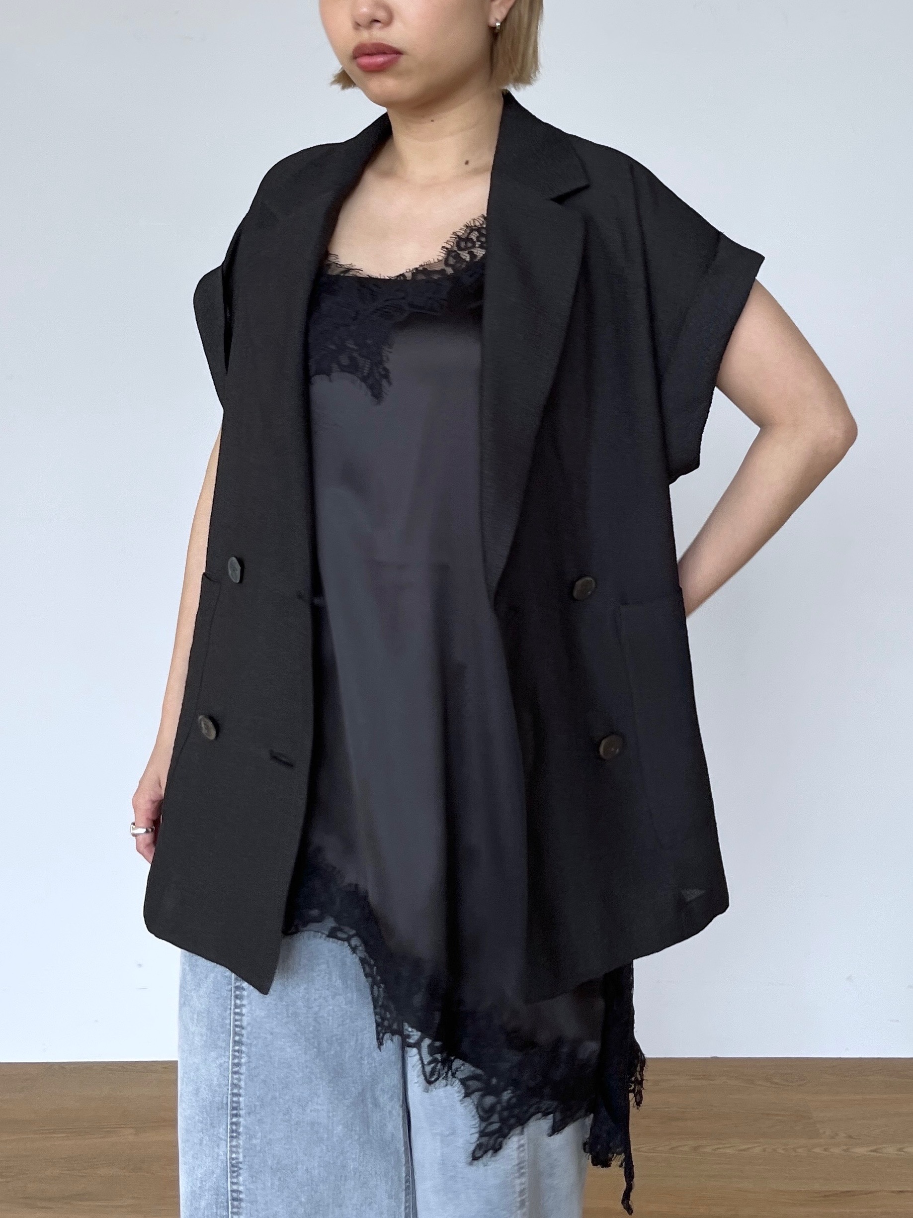 Harukaさんの「INDIVI｜ワッシャーシアー半袖ダブルジャケット」を使ったコーディネート