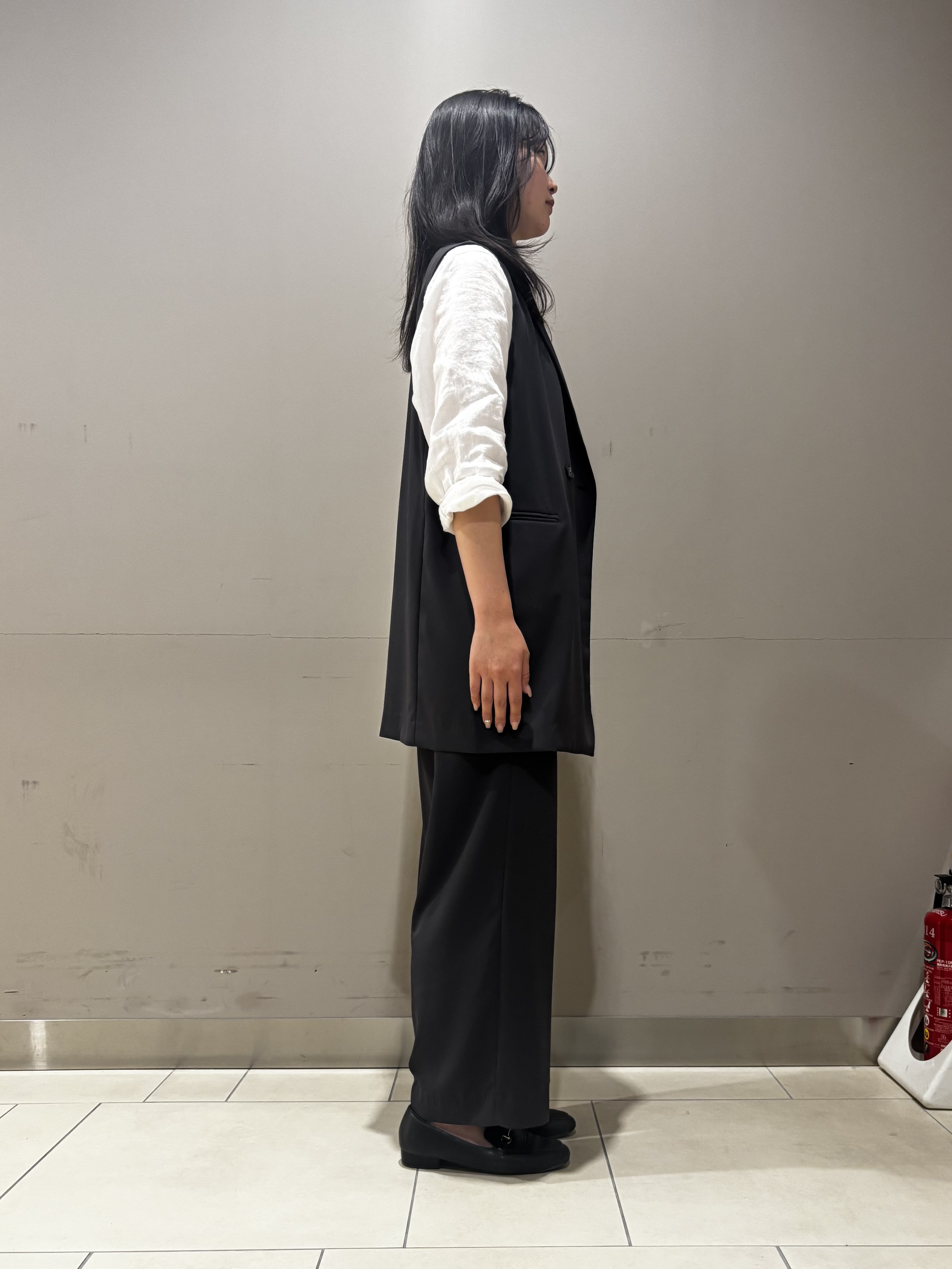 Misakiさんの「INDIVI｜【接触冷感／透湿／着る日傘】颯爽ジレジャケット」を使ったコーディネート