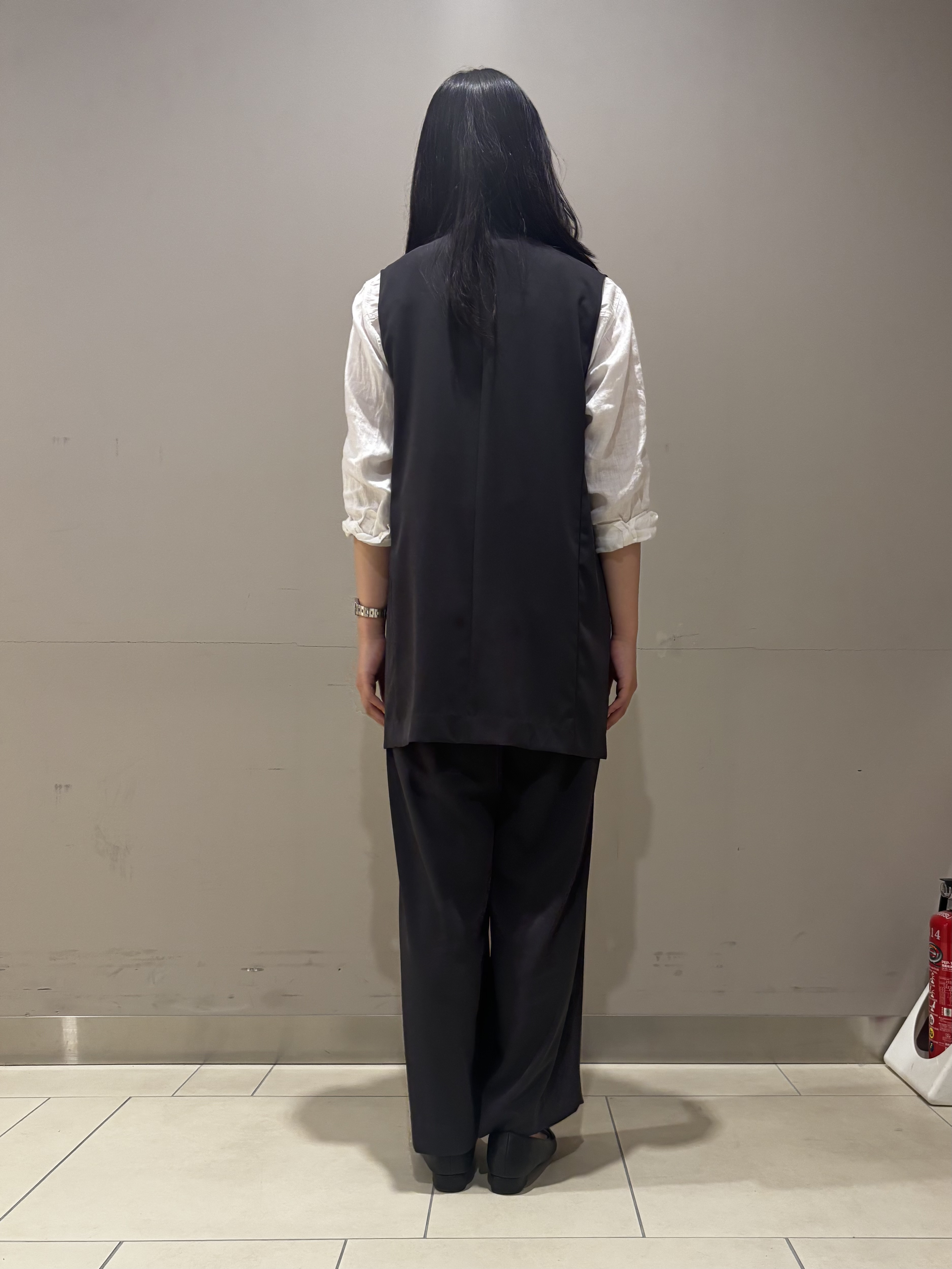 Misakiさんの「INDIVI｜【接触冷感／透湿／着る日傘】颯爽ジレジャケット」を使ったコーディネート