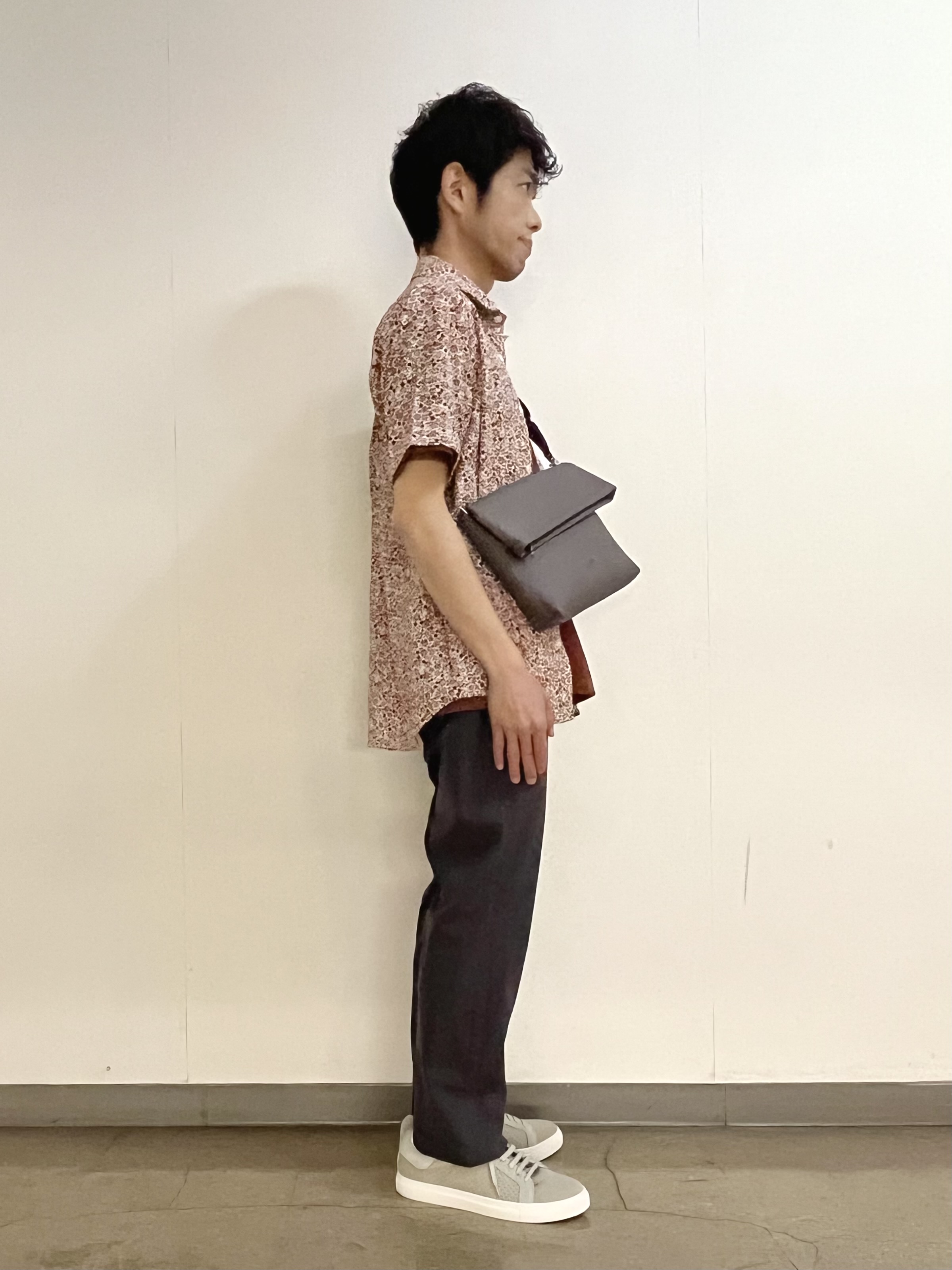 URAさんの「TAKEO KIKUCHI｜リップル小花シャツ」を使ったコーディネート