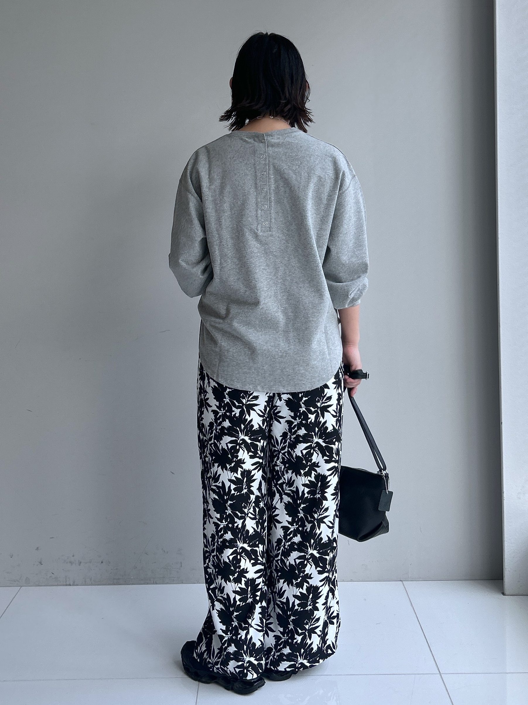 Hirokaさんの「Dessin｜【360度可愛い】バックヘンリーカットソー5分袖」を使ったコーディネート