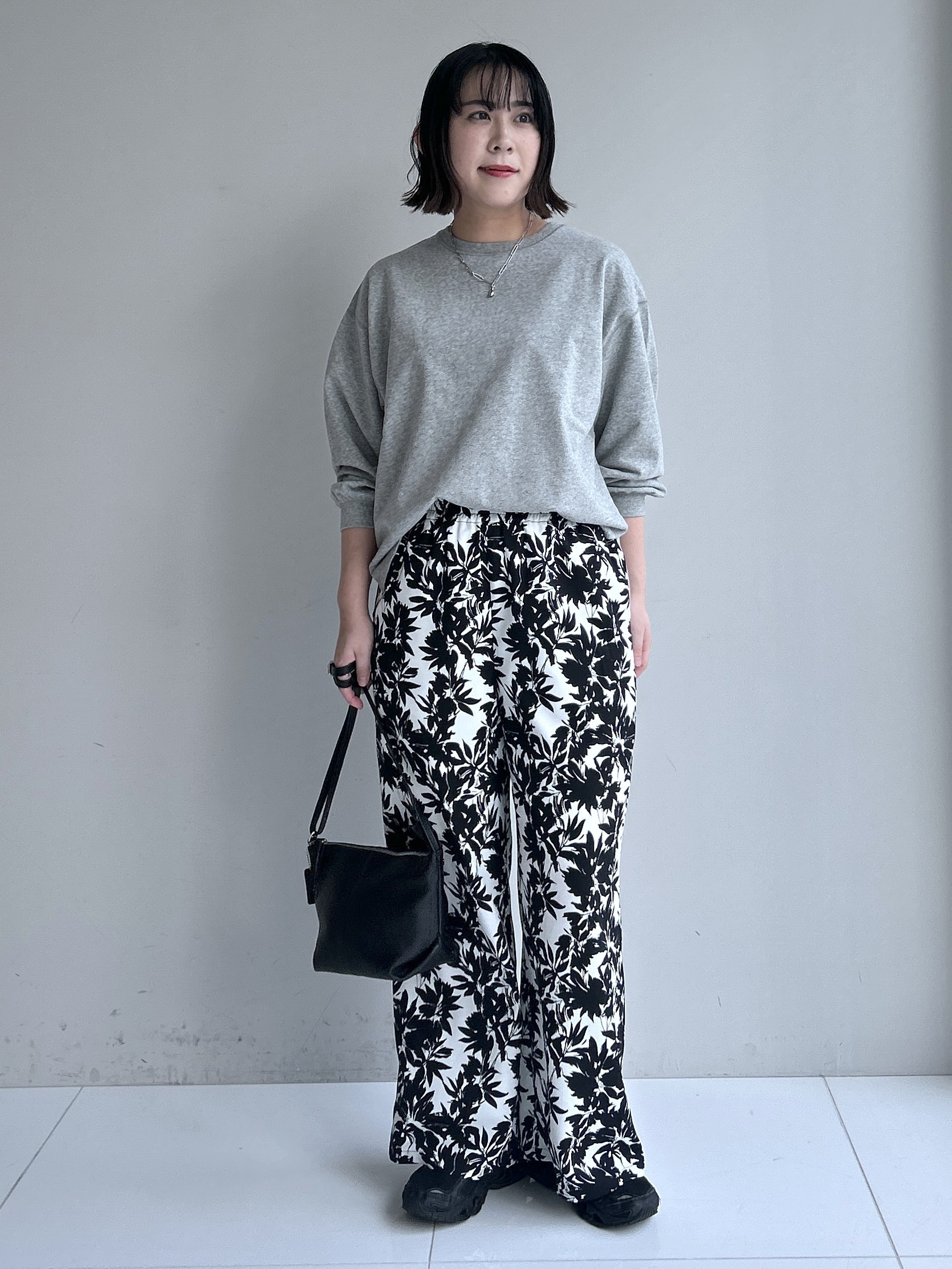 Hirokaさんの「Dessin｜【360度可愛い】バックヘンリーカットソー5分袖」を使ったコーディネート