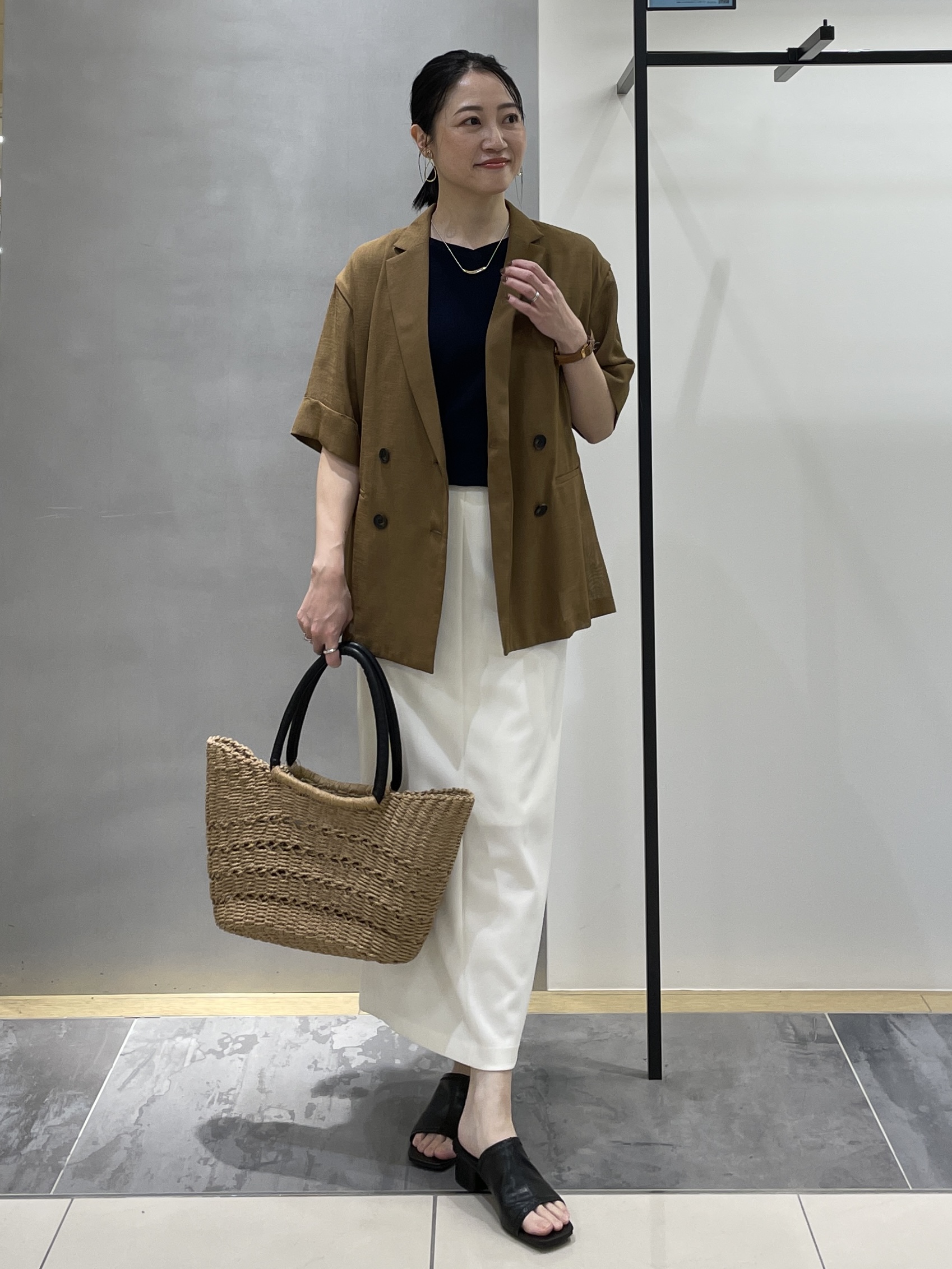 shihoさんの「INDIVI｜【洗える／メッシュ素材／SETUP可能】半袖シアージャケット」を使ったコーディネート