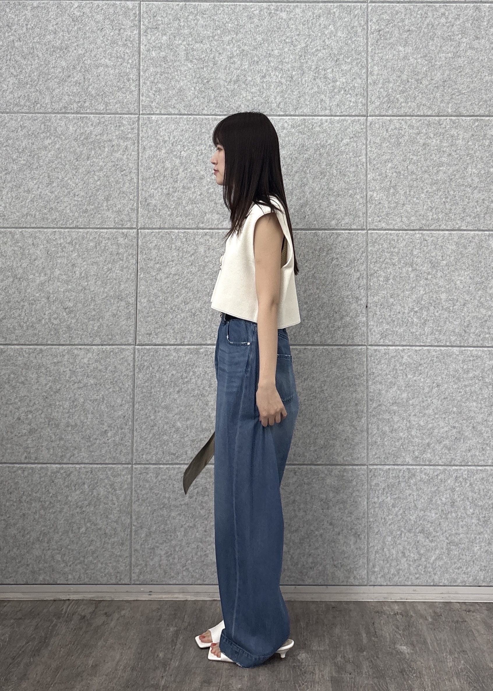 Renoさんの「INDIVI｜ラメニットタンクトップ」を使ったコーディネート