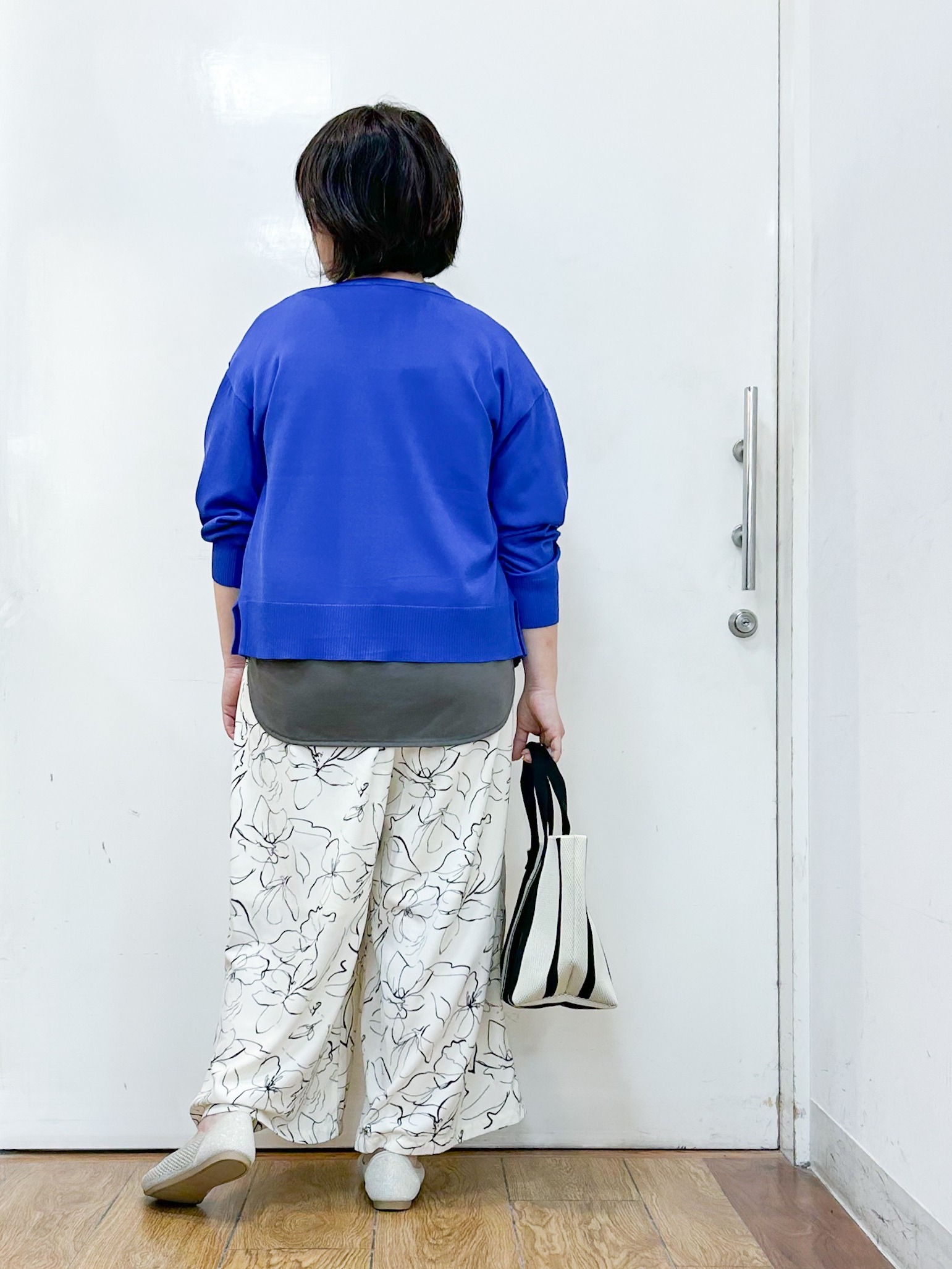 haruさんの「SHOO･LA･RUE｜【洗濯機可/UV】さらっとしたタッチが心地よい ショート丈 Vネックカーディガン」を使ったコーディネート