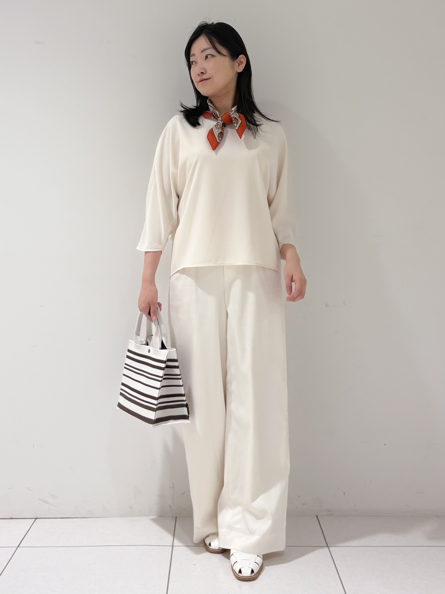 momokoさんの「INDIVI｜【接触冷感／透湿／着る日傘】ドルマントップス」を使ったコーディネート