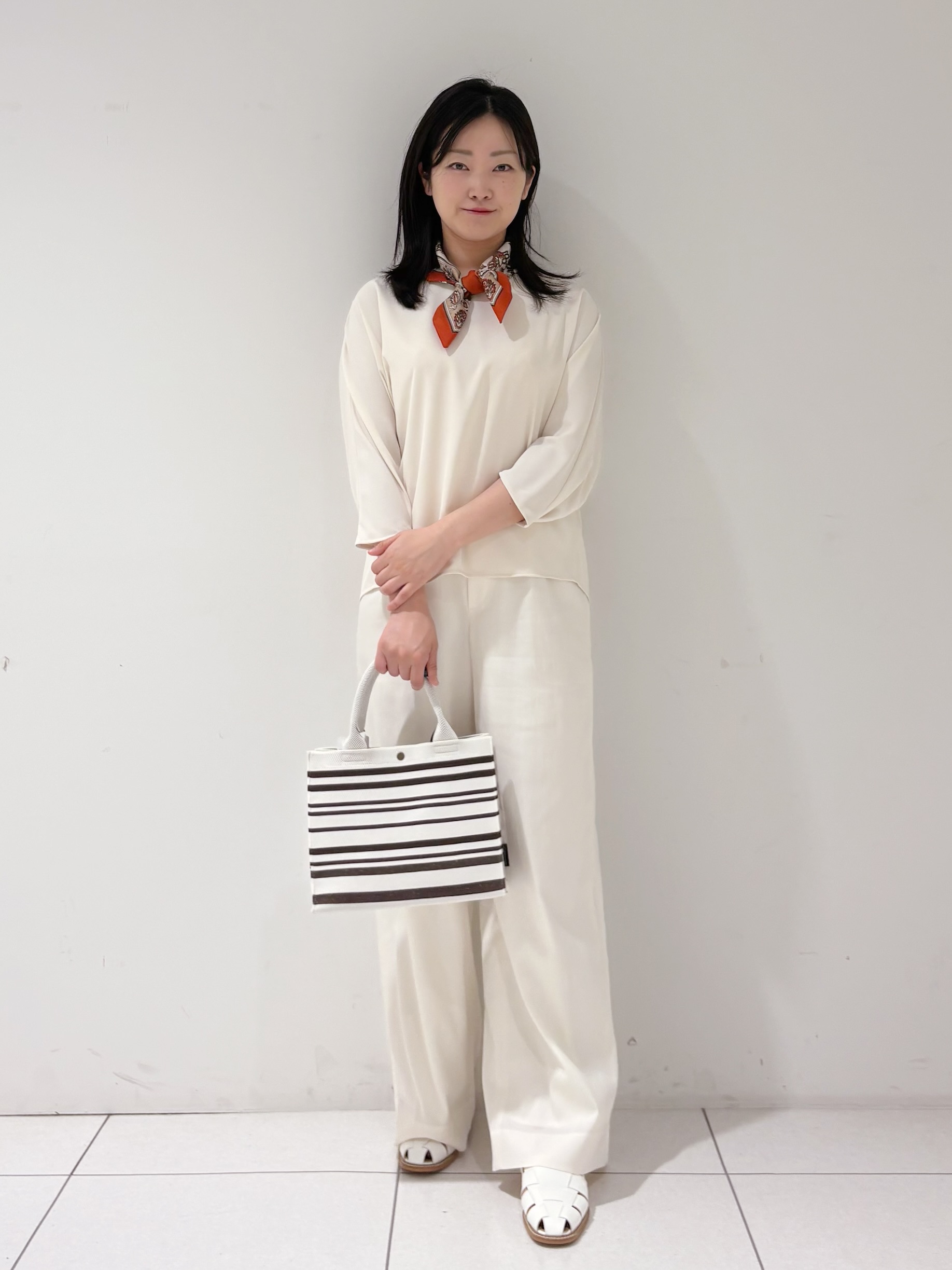 momokoさんの「INDIVI｜【接触冷感／透湿／着る日傘】ドルマントップス」を使ったコーディネート