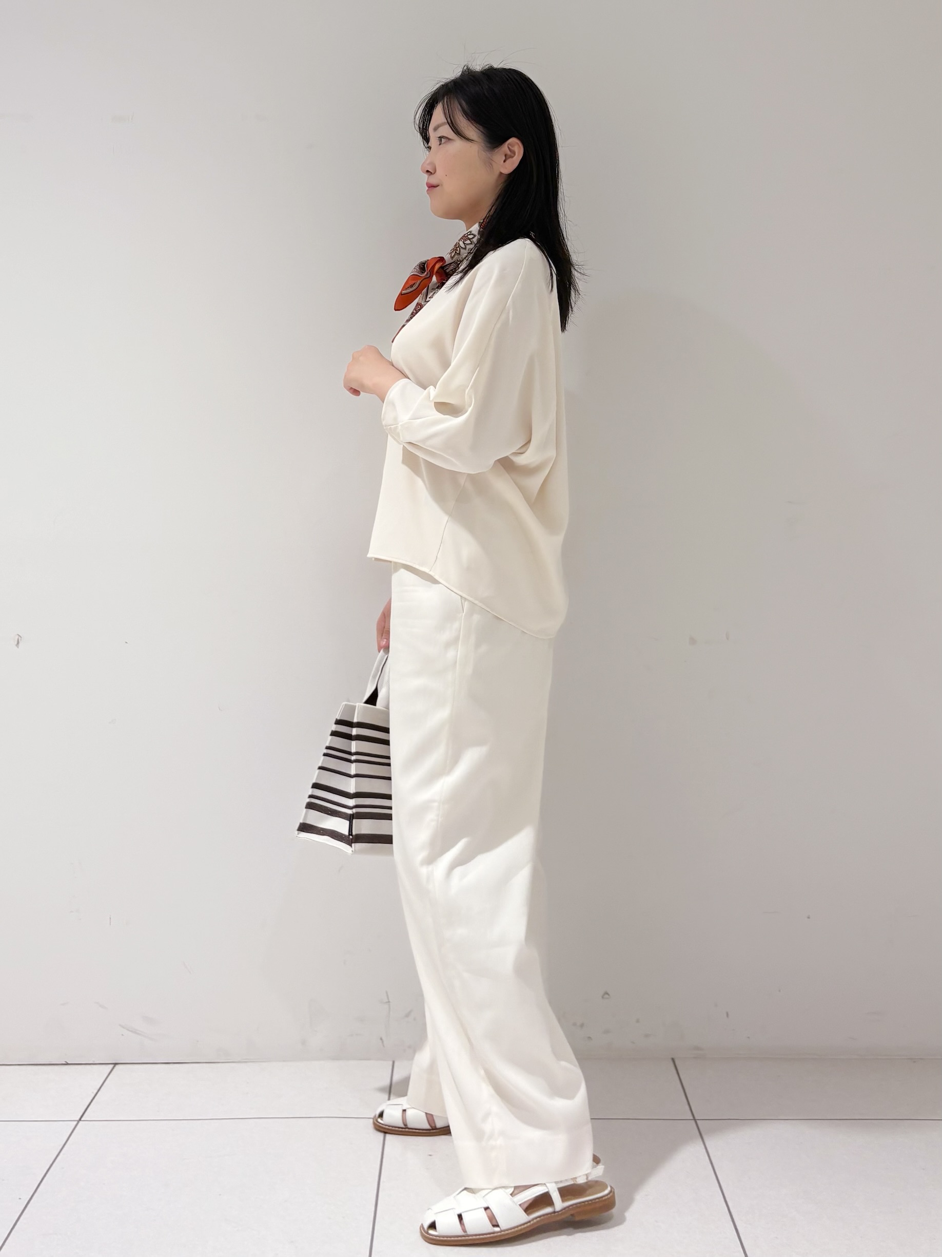 momokoさんの「INDIVI｜【接触冷感／透湿／着る日傘】ドルマントップス」を使ったコーディネート