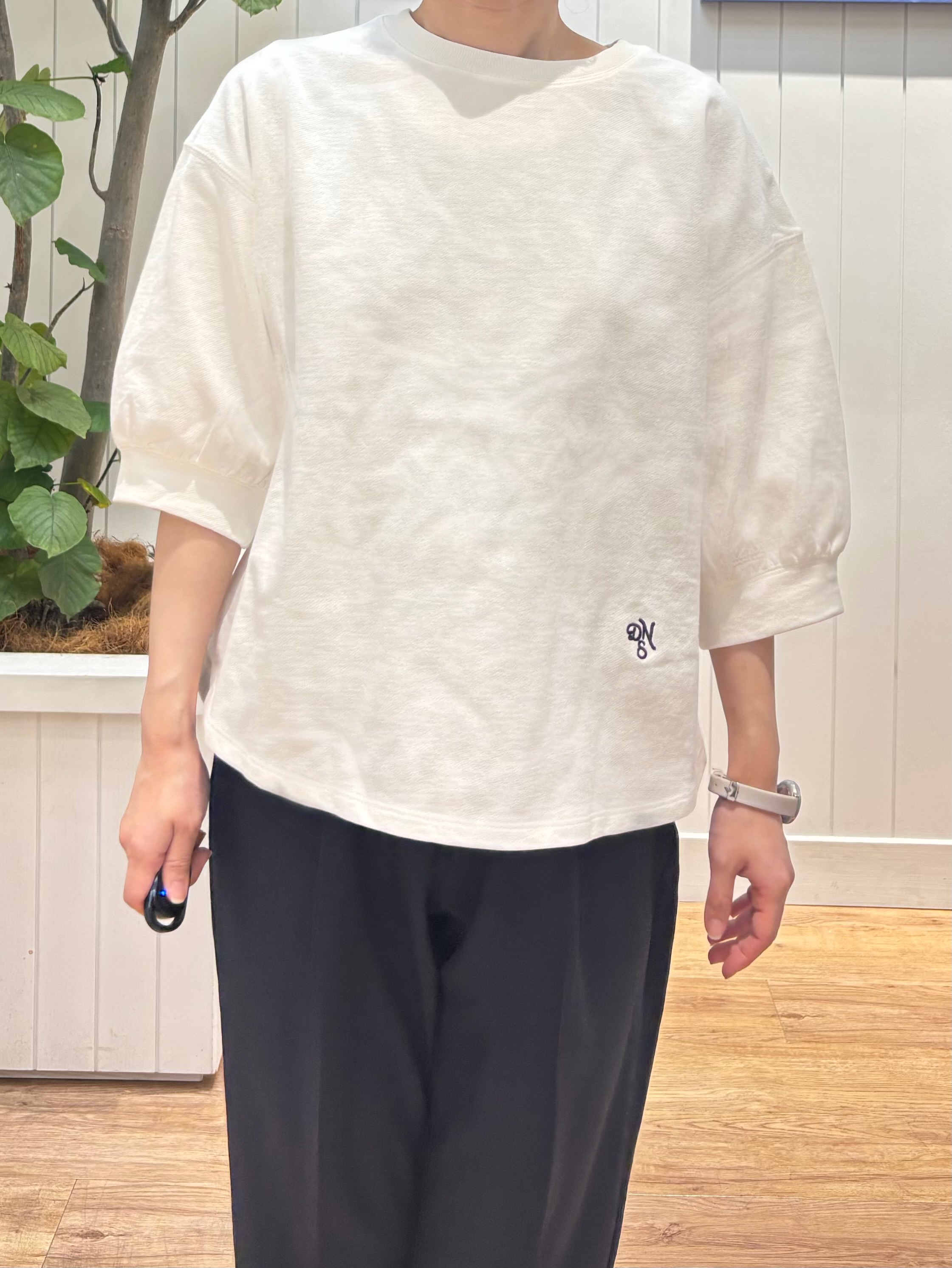 OKADAさんの「Dessin｜【360度可愛い】バックヘンリーカットソー5分袖」を使ったコーディネート