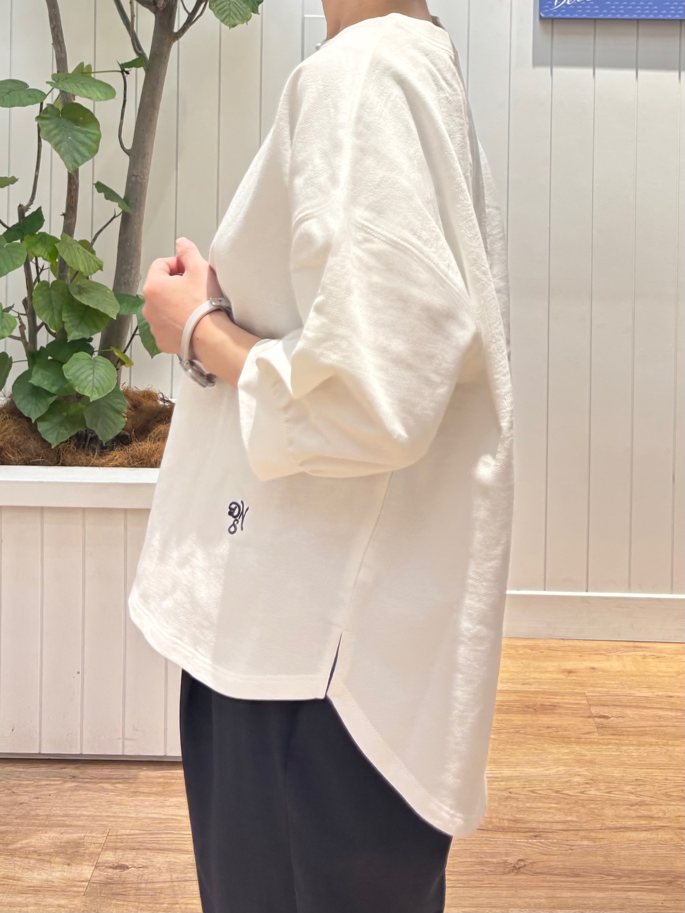 OKADAさんの「Dessin｜【360度可愛い】バックヘンリーカットソー5分袖」を使ったコーディネート