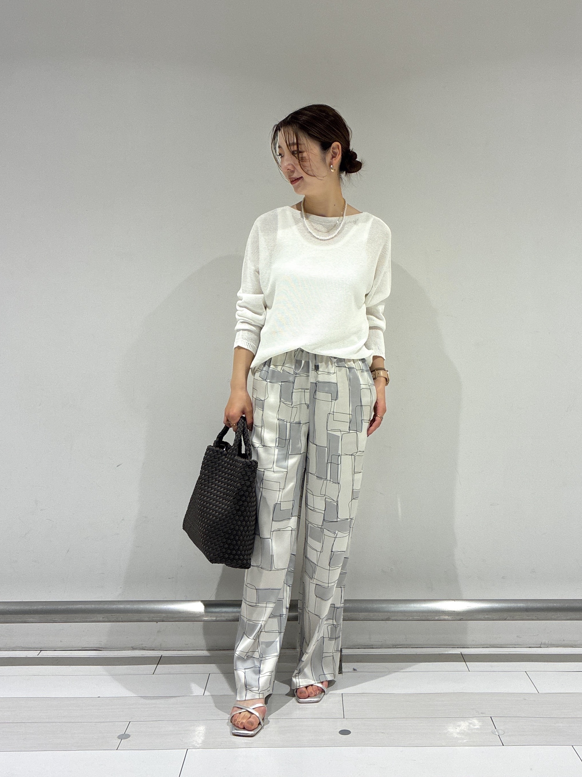 Rinさんの「UNTITLED｜【8色展開/程よい透け感】ドライタッチボートネックニット」を使ったコーディネート