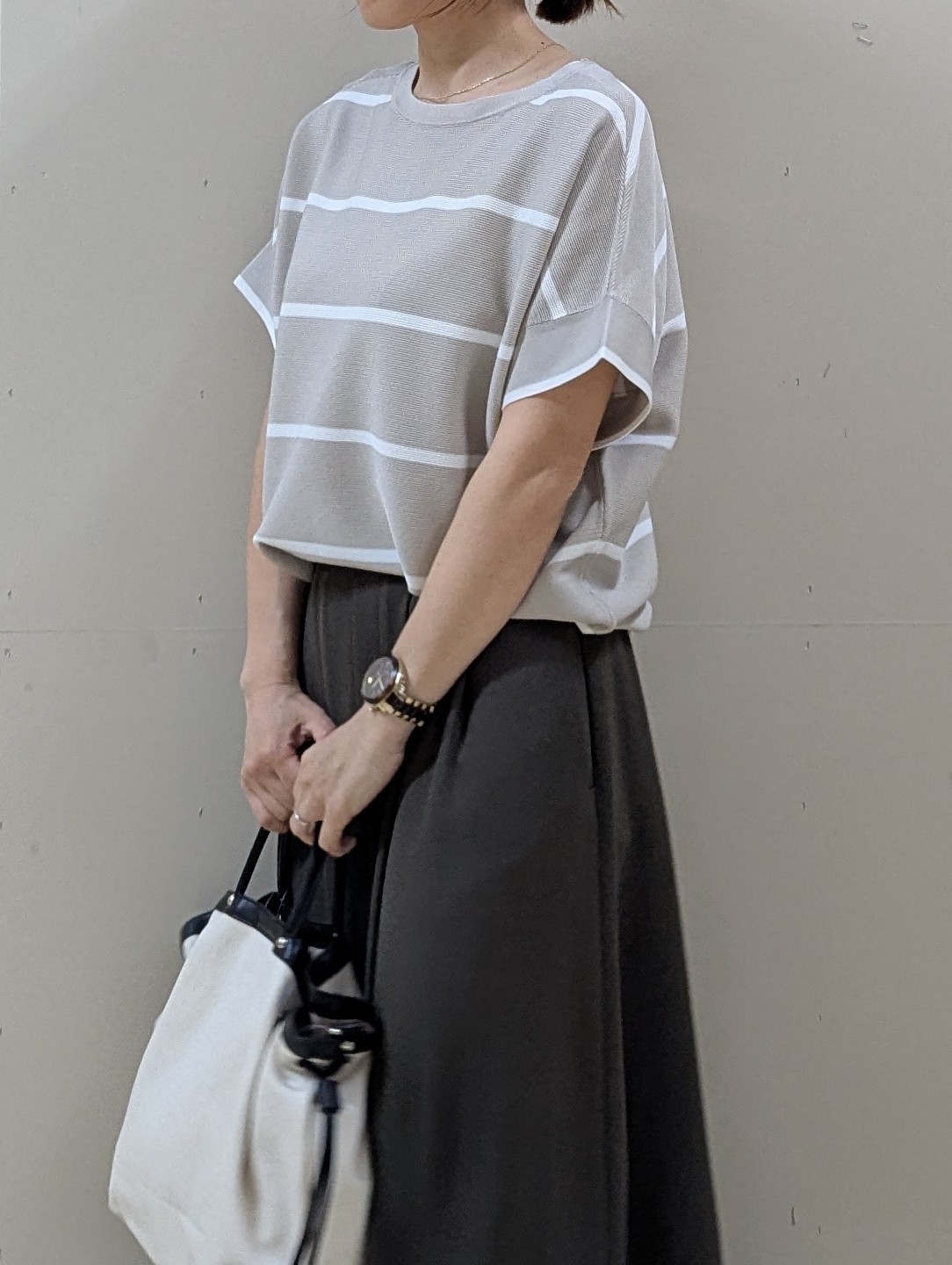 sachiさんの「UNTITLED｜【11色展開/体型カバー】前後2WAYフレンチスリーブニット」を使ったコーディネート