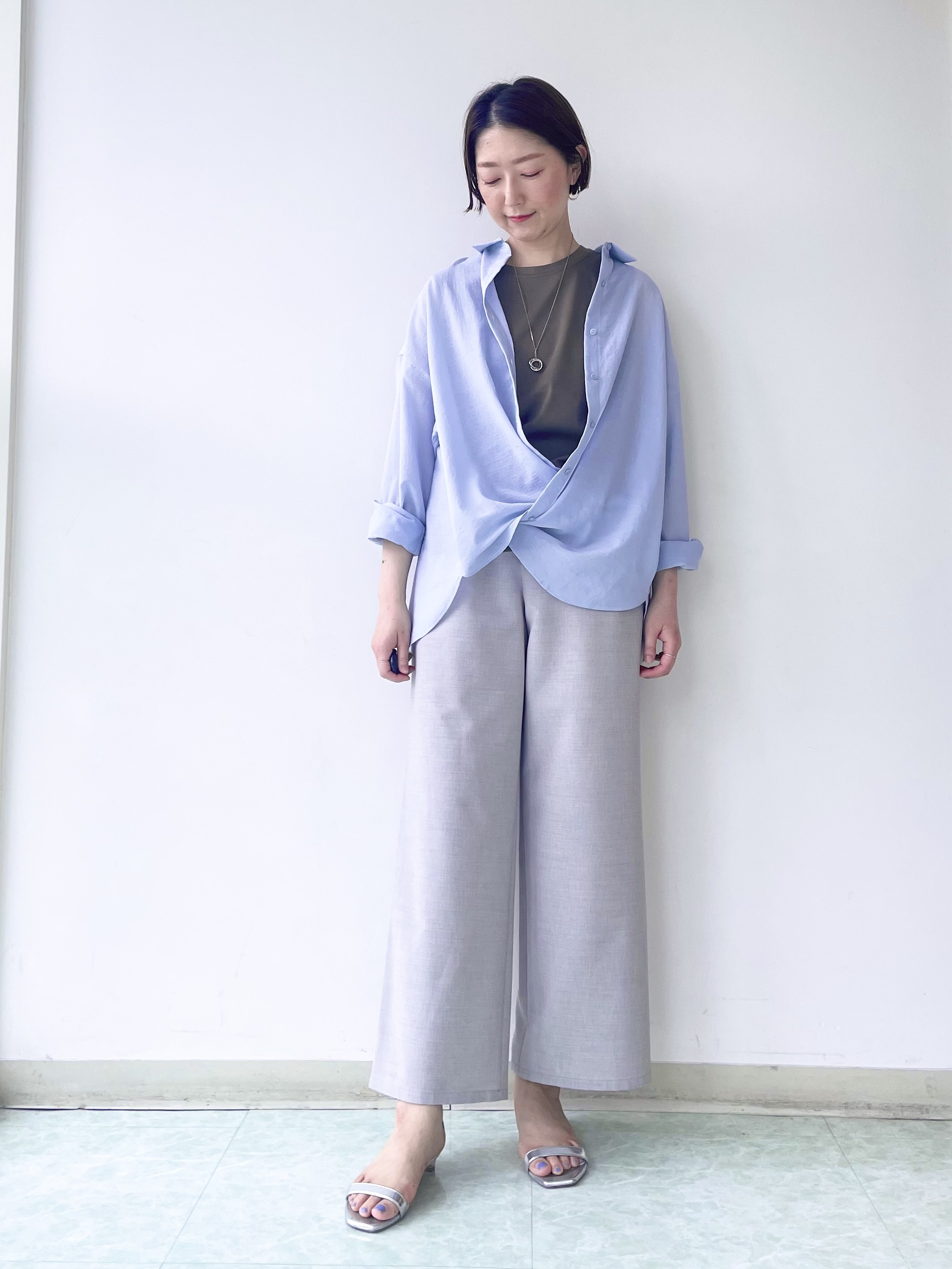 aliceさんの「UNTITLED｜◆【2WAY/マシンウォッシャブル】カシュクールデザインシャツ」を使ったコーディネート