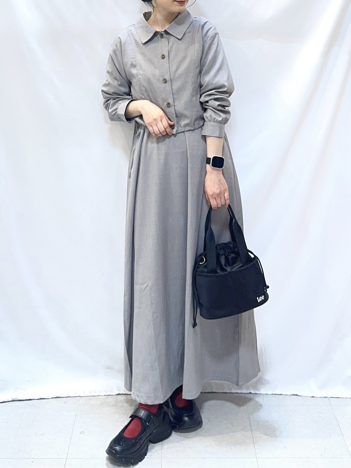 𝐇𝐢𝐫𝐨𝐦𝐢さんの「SHOO･LA･RUE｜【2点セット/S-LL】おとなの抜け感 ショート丈シャツ＋キャミワンピース」を使ったコーディネート