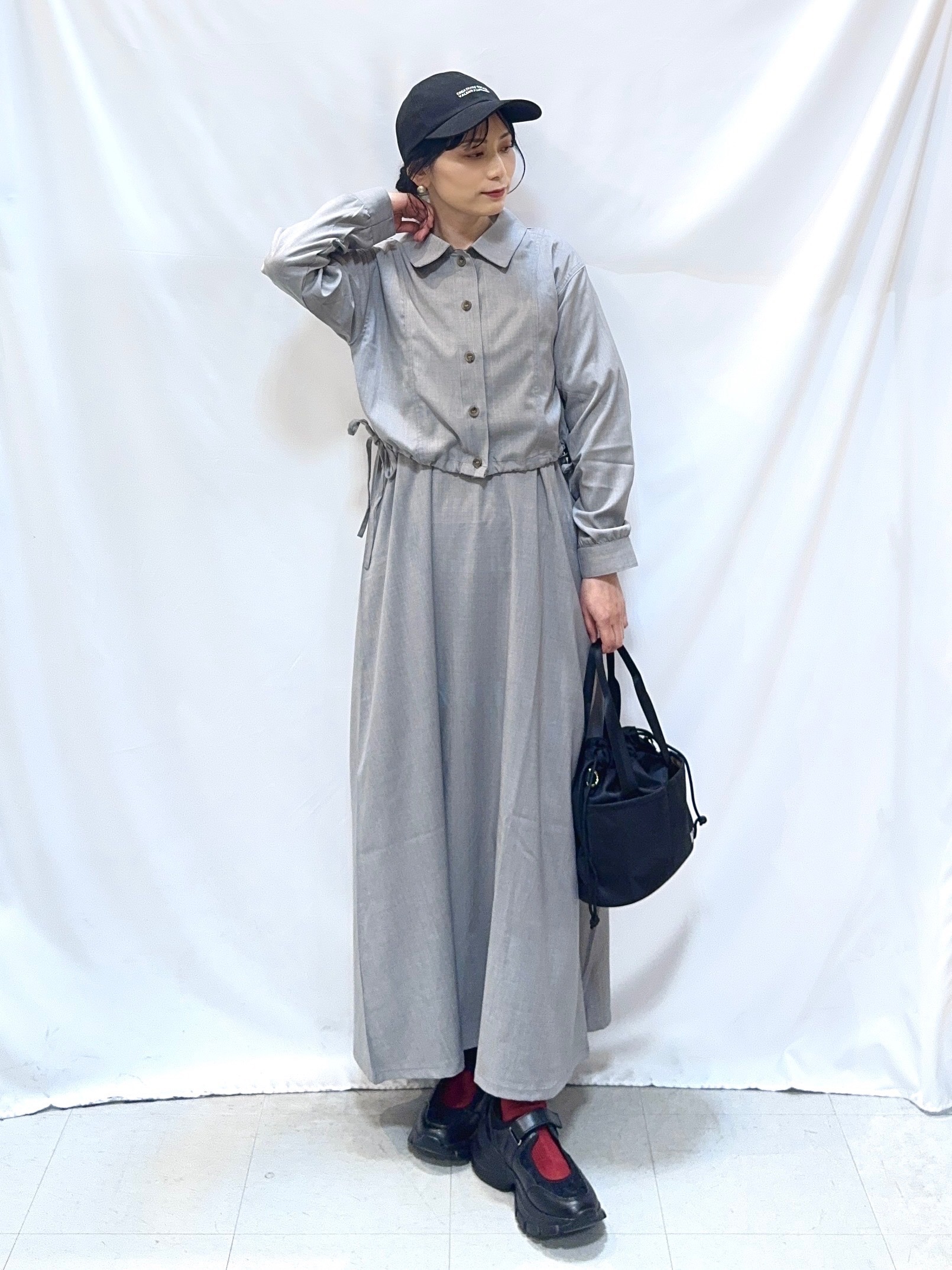 𝐇𝐢𝐫𝐨𝐦𝐢さんの「SHOO･LA･RUE｜【2点セット/S-LL】おとなの抜け感 ショート丈シャツ＋キャミワンピース」を使ったコーディネート