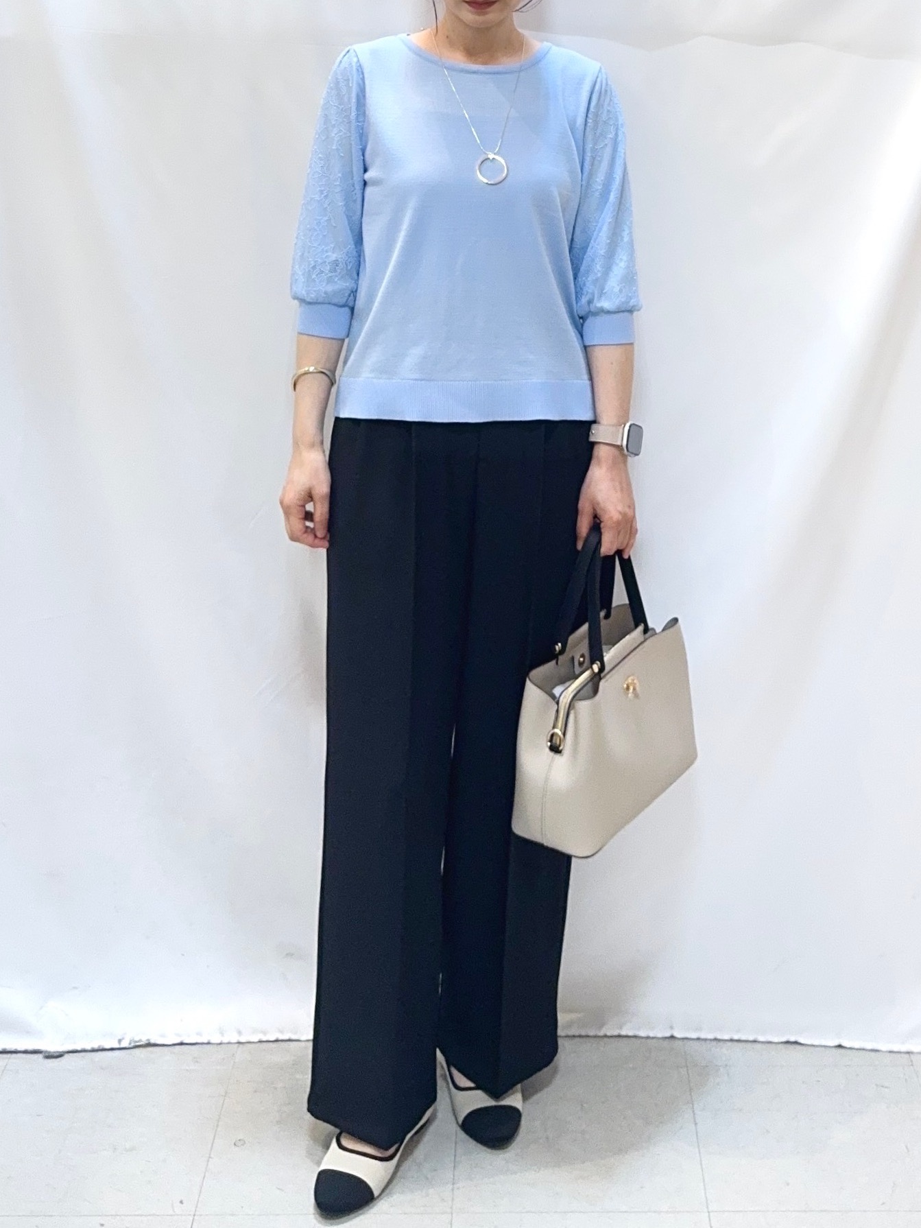 𝐇𝐢𝐫𝐨𝐦𝐢さんの「SHOO･LA･RUE｜【洗濯機可/S-LL】シンプルだけど華やか レースの5分袖ニット」を使ったコーディネート