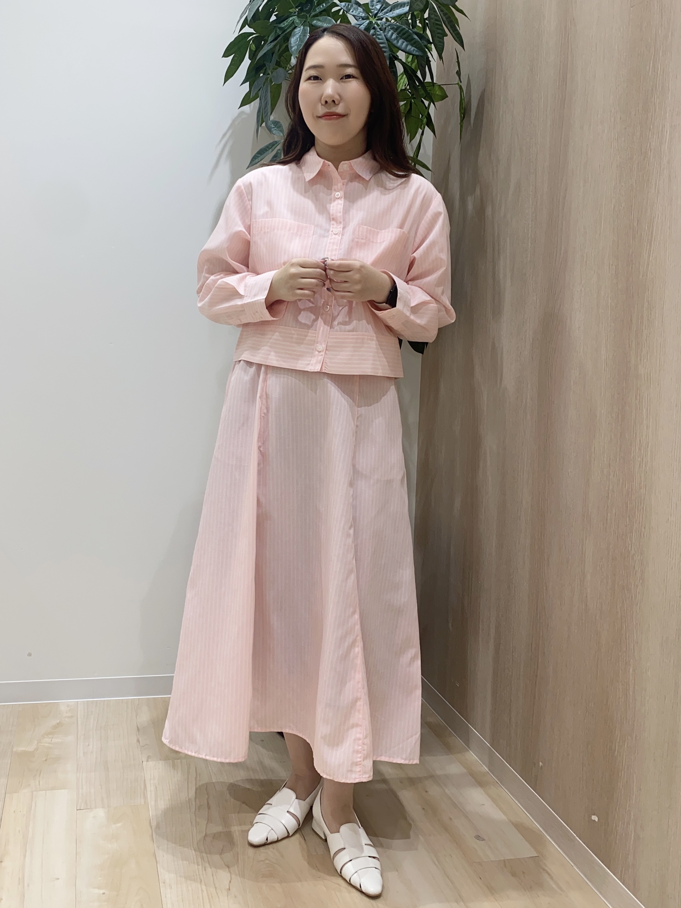 HANAさんの「grove｜【イージーケア】麻混クロップドシャツ」を使ったコーディネート