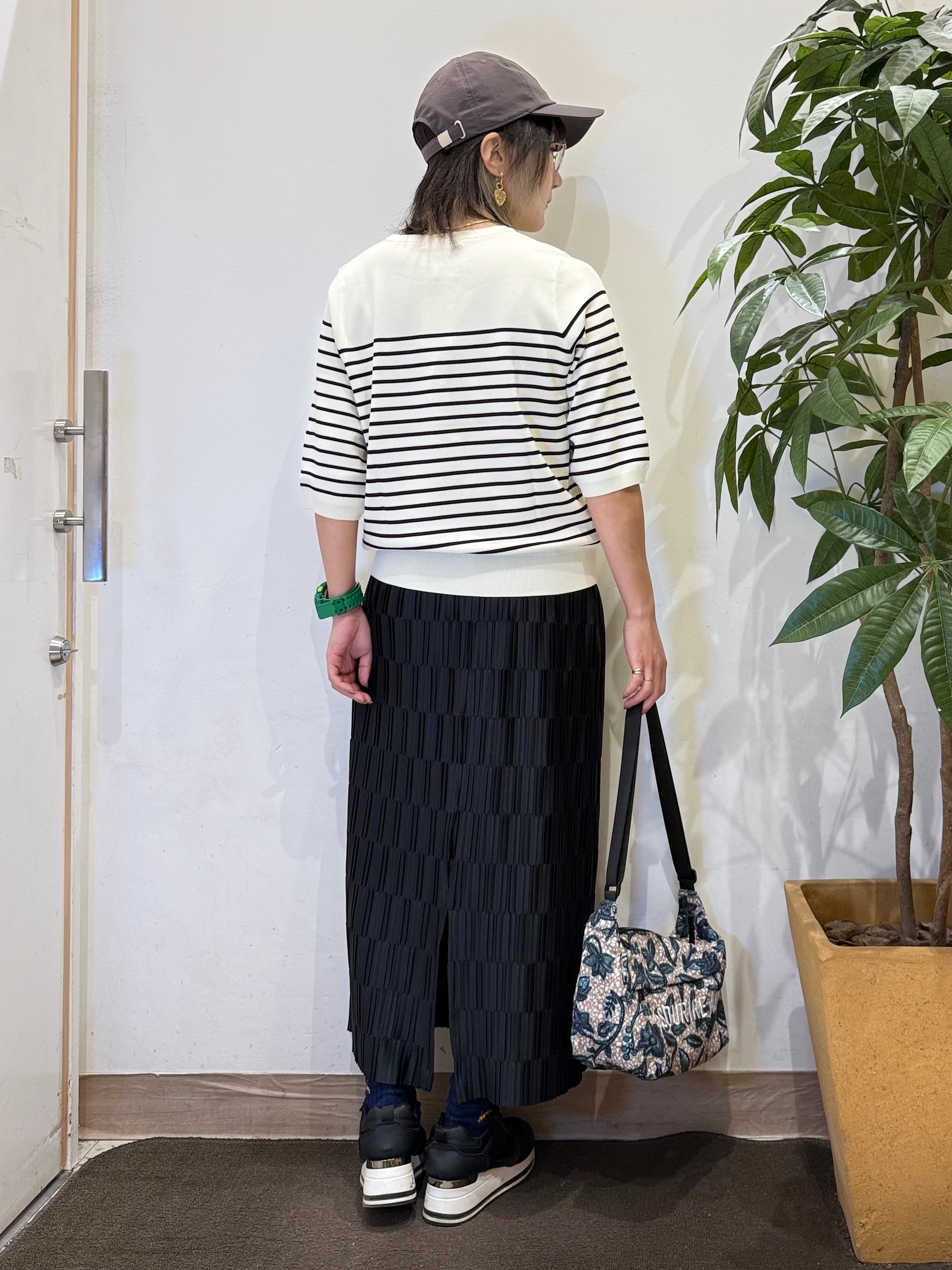 misakiさんの「SHOO･LA･RUE｜【毎日洗える/S-LL/UV】上半身すっきり 二の腕見せない5分袖ニット」を使ったコーディネート