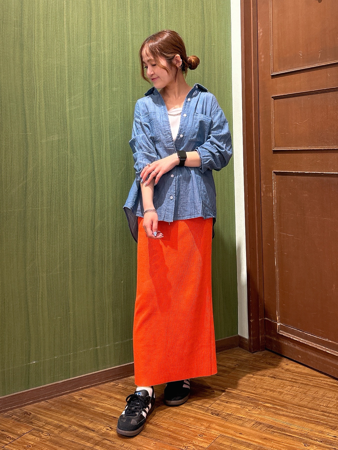 かおりさんの「SHOO･LA･RUE｜【前後2WAY/洗濯機可/S-LL】スクエアネックで小顔効果 ランダムテレコタンクトップ」を使ったコーディネート