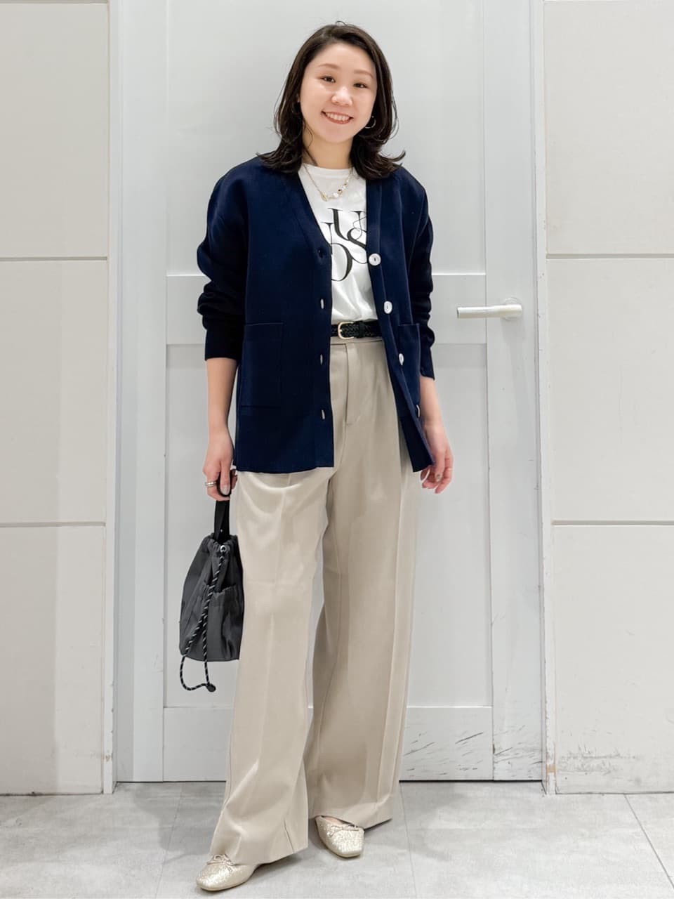yuka.aさんの「OPAQUE.CLIP｜リラクシーロゴプリントTシャツ【洗濯機OK】」を使ったコーディネート