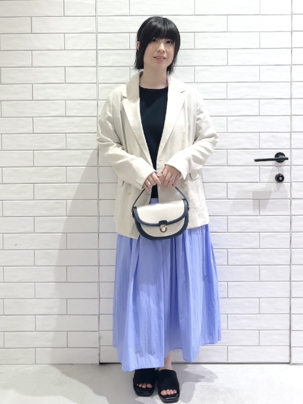 しおりさんの「OPAQUE.CLIP｜【UV／接触冷感】ダブルブレストジャケット《防シワ加工／洗える》」を使ったコーディネート