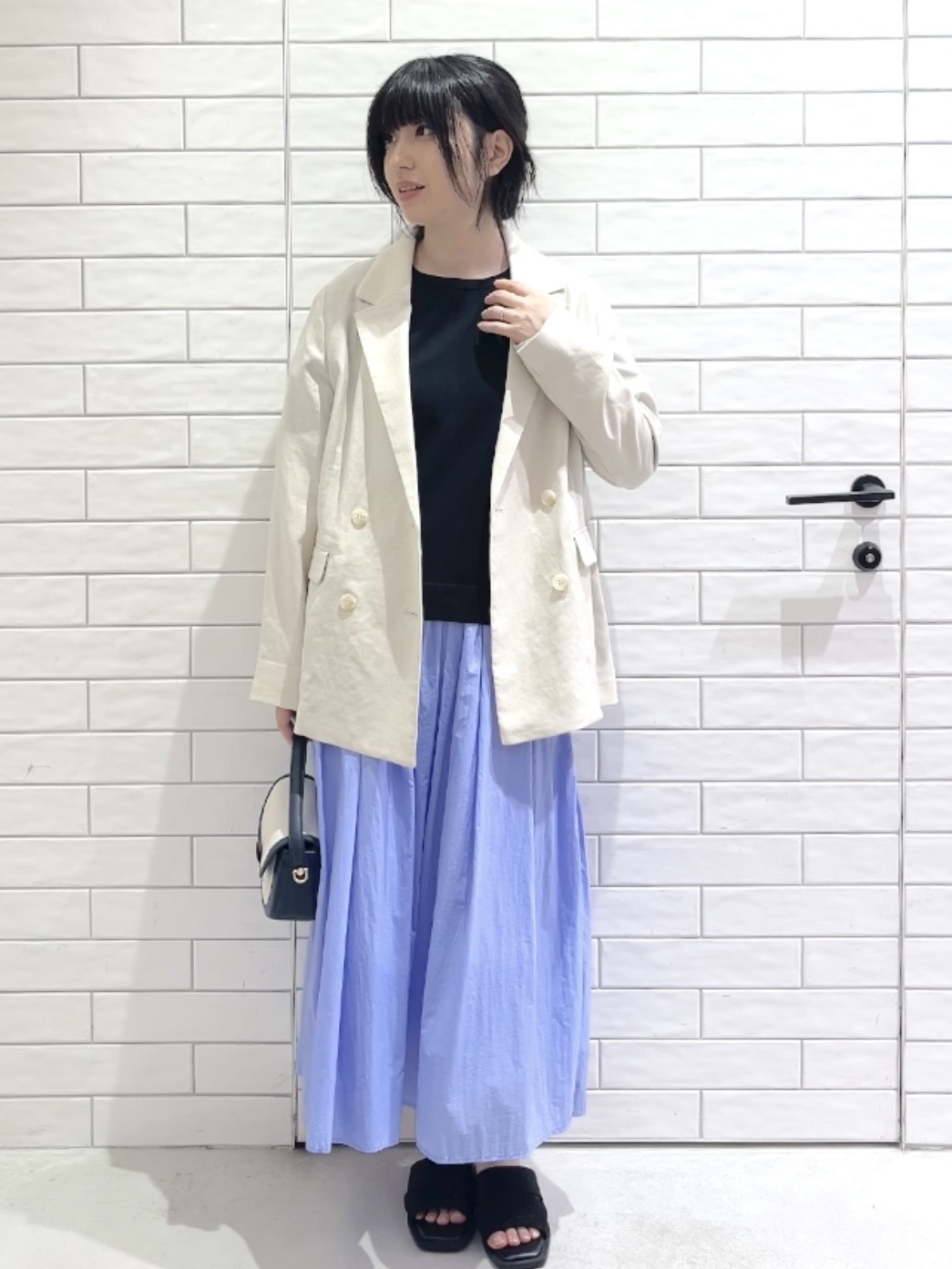 しおりさんの「OPAQUE.CLIP｜【UV／接触冷感】ダブルブレストジャケット《防シワ加工／洗える》」を使ったコーディネート