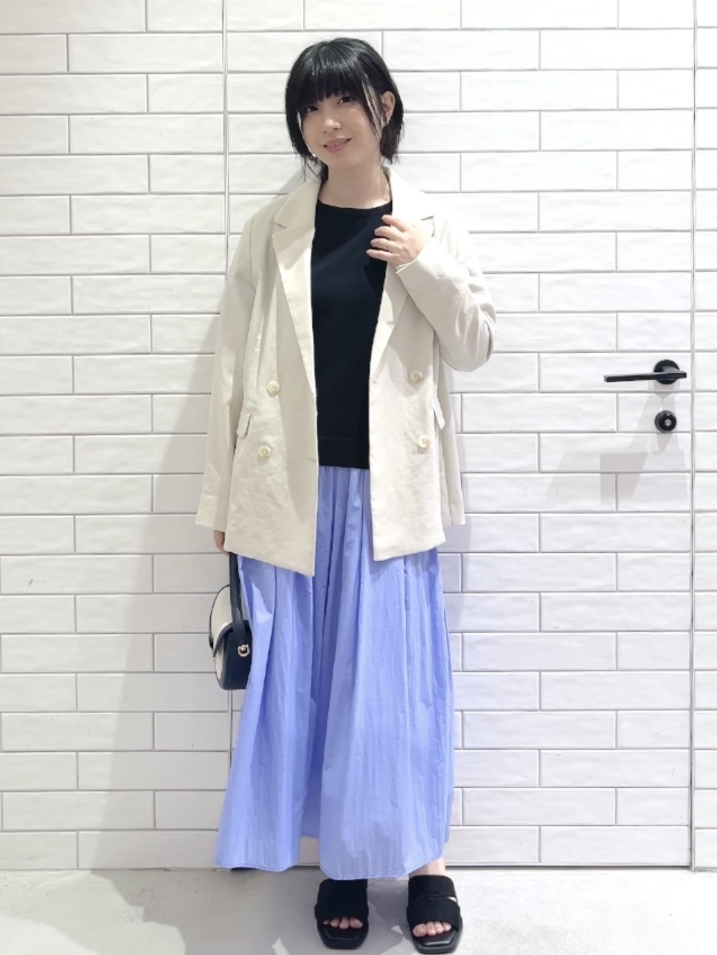 しおりさんの「OPAQUE.CLIP｜【UV／接触冷感】ダブルブレストジャケット《防シワ加工／洗える》」を使ったコーディネート