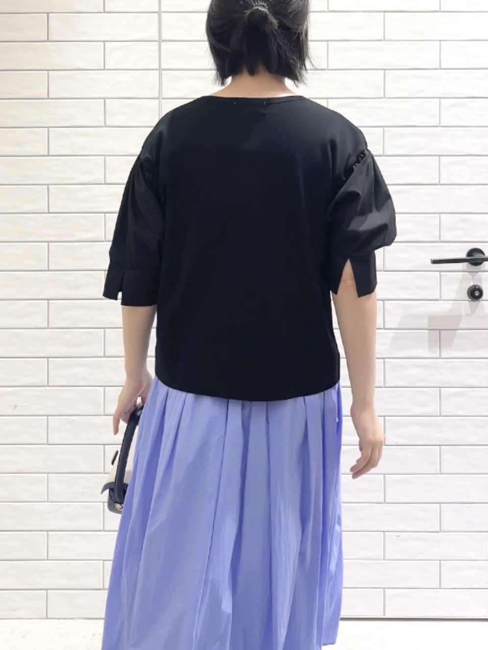 しおりさんの「OPAQUE.CLIP｜ボリュームスリーブドッキングニット」を使ったコーディネート