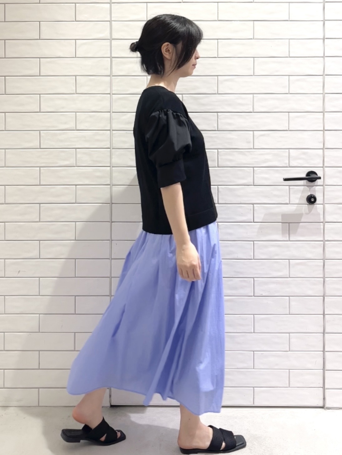 しおりさんの「OPAQUE.CLIP｜ボリュームスリーブドッキングニット」を使ったコーディネート