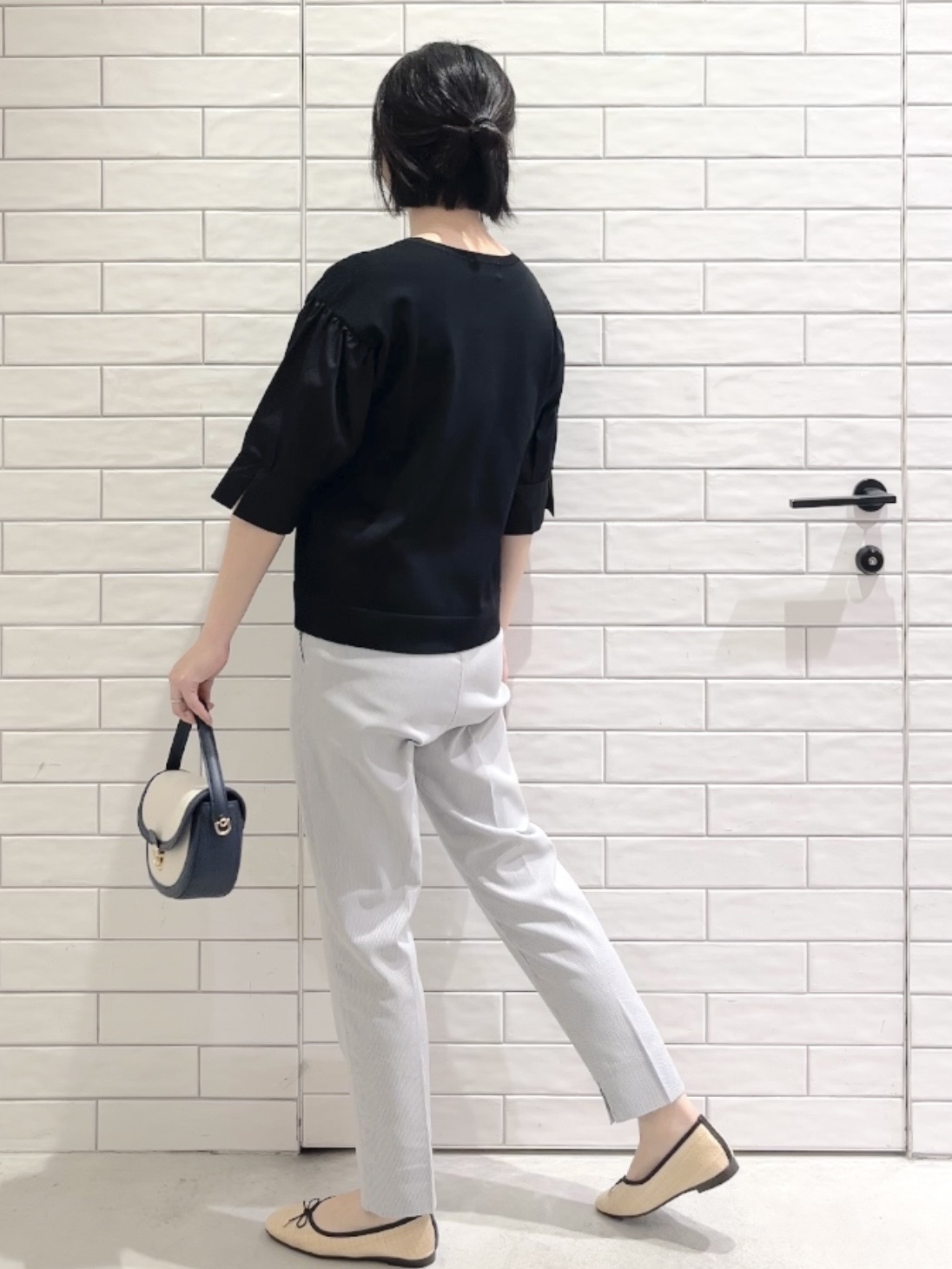 しおりさんの「OPAQUE.CLIP｜ボリュームスリーブドッキングニット」を使ったコーディネート