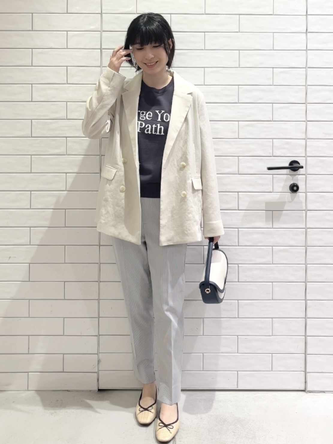 しおりさんの「OPAQUE.CLIP｜【UV／接触冷感】ダブルブレストジャケット《防シワ加工／洗える》」を使ったコーディネート