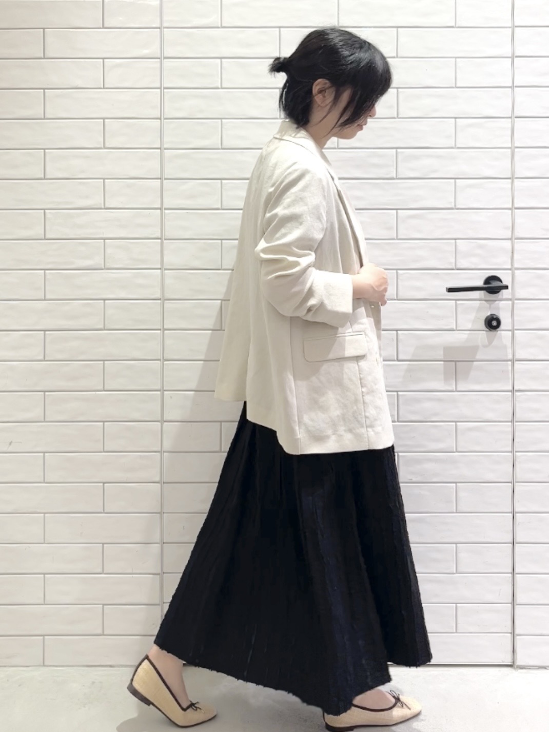 しおりさんの「OPAQUE.CLIP｜【UV／接触冷感】ダブルブレストジャケット《防シワ加工／洗える》」を使ったコーディネート