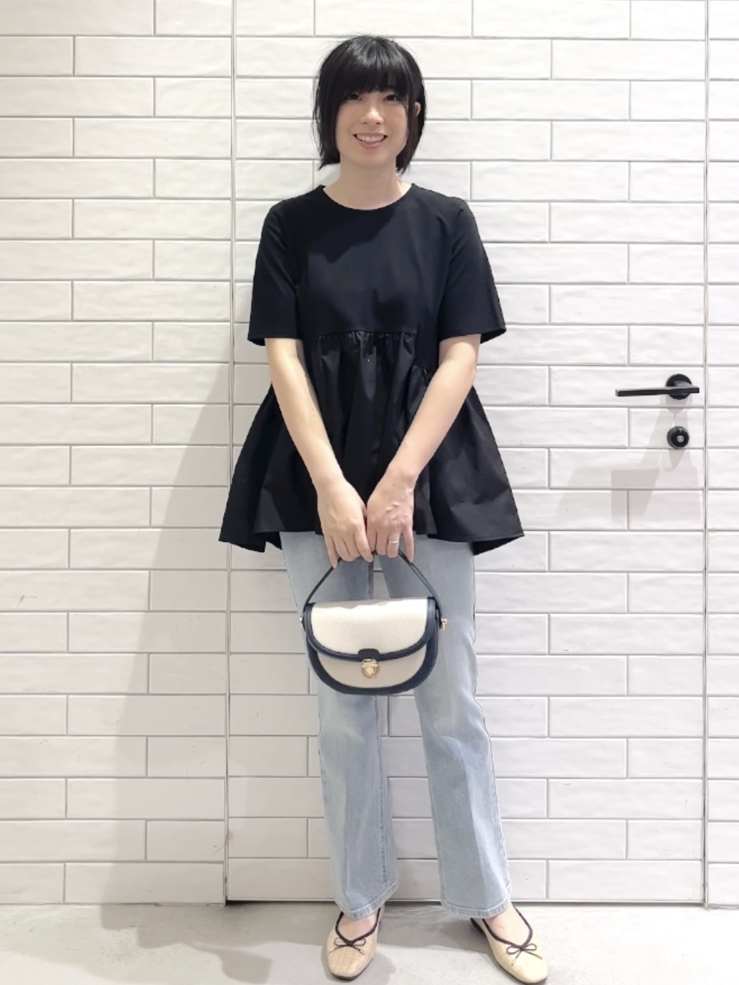 しおりさんの「OPAQUE.CLIP｜ペプラムドッキングカットソー【洗濯機OK】」を使ったコーディネート