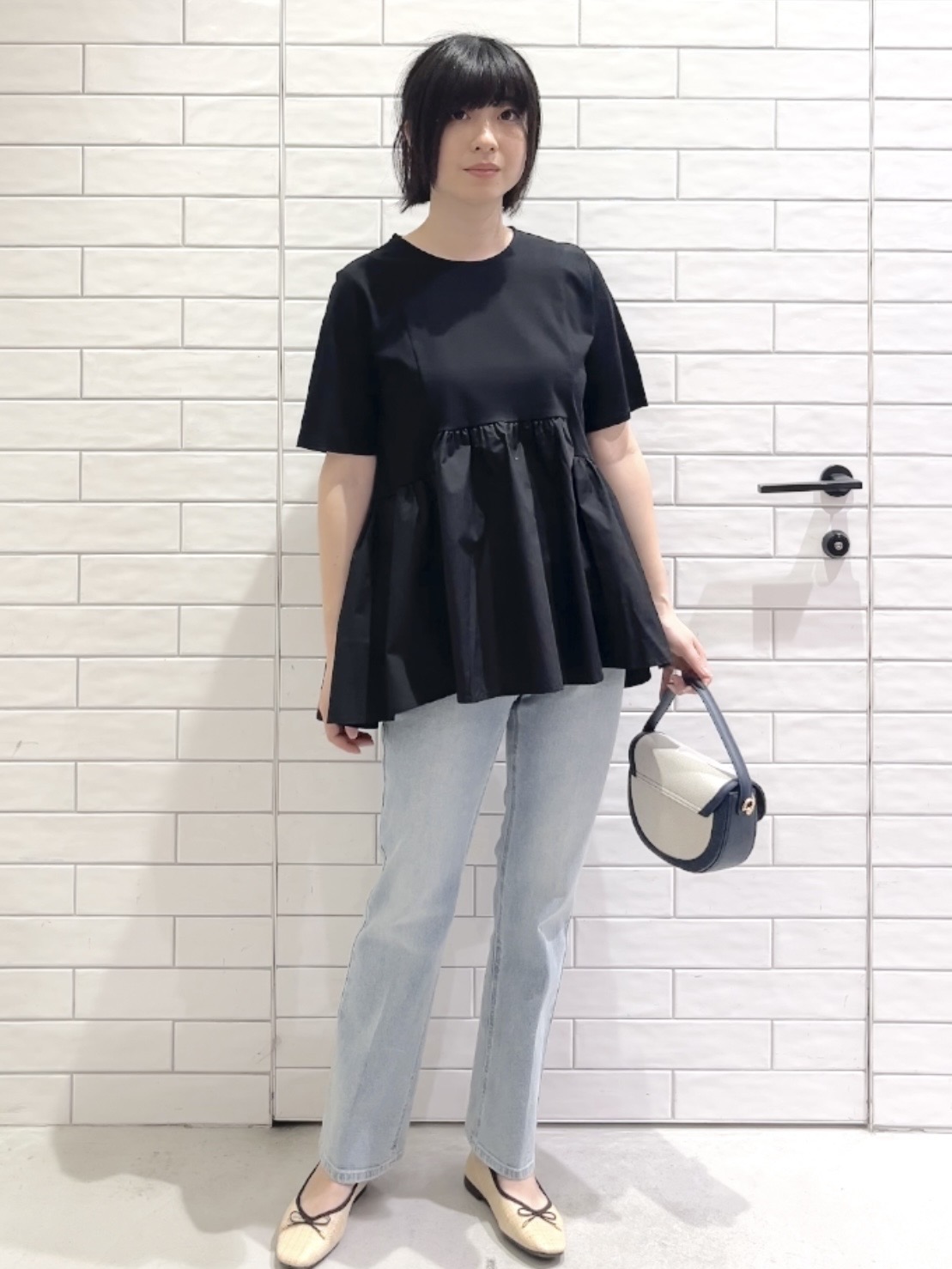 しおりさんの「OPAQUE.CLIP｜ペプラムドッキングカットソー【洗濯機OK】」を使ったコーディネート