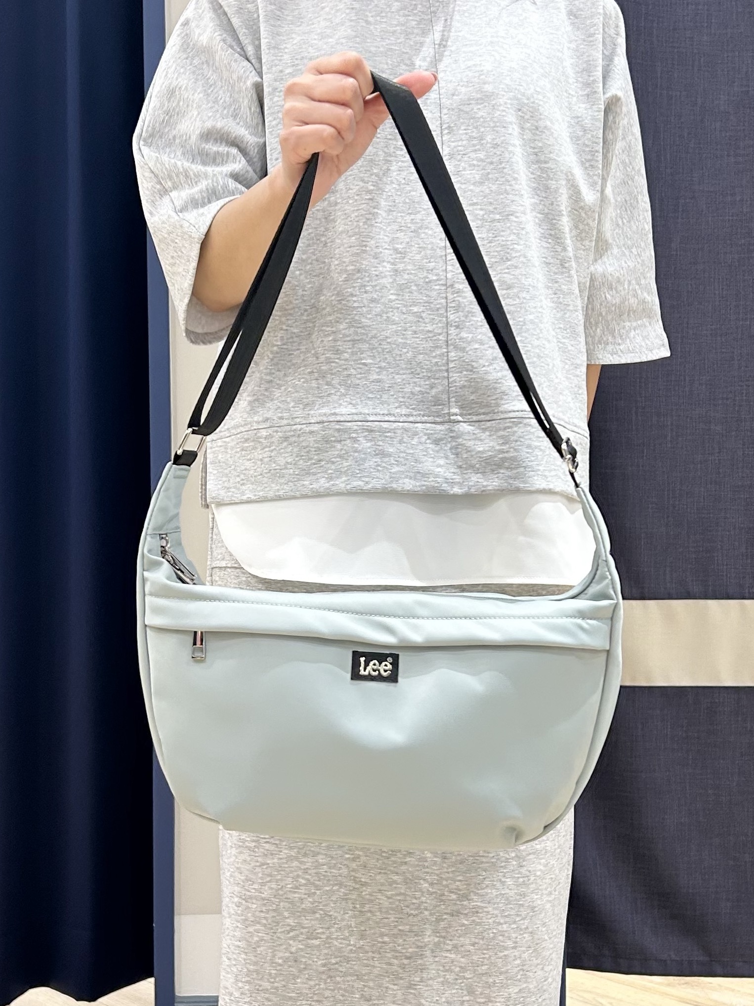 Orikaさんの「grove｜【時短コーデ】シルキーポンチレイヤード風セットアップ」を使ったコーディネート