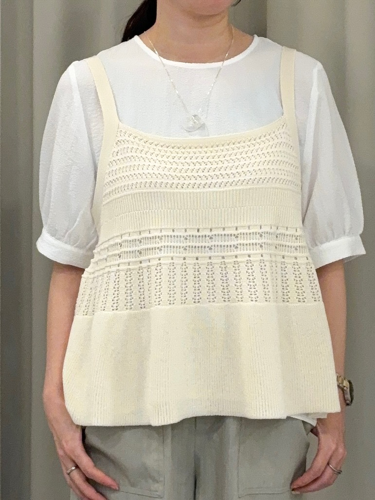 eguchiさんの「grove｜【2点SET】着るだけで完成、透かし編みニットビスチェ&times;ブラウス」を使ったコーディネート