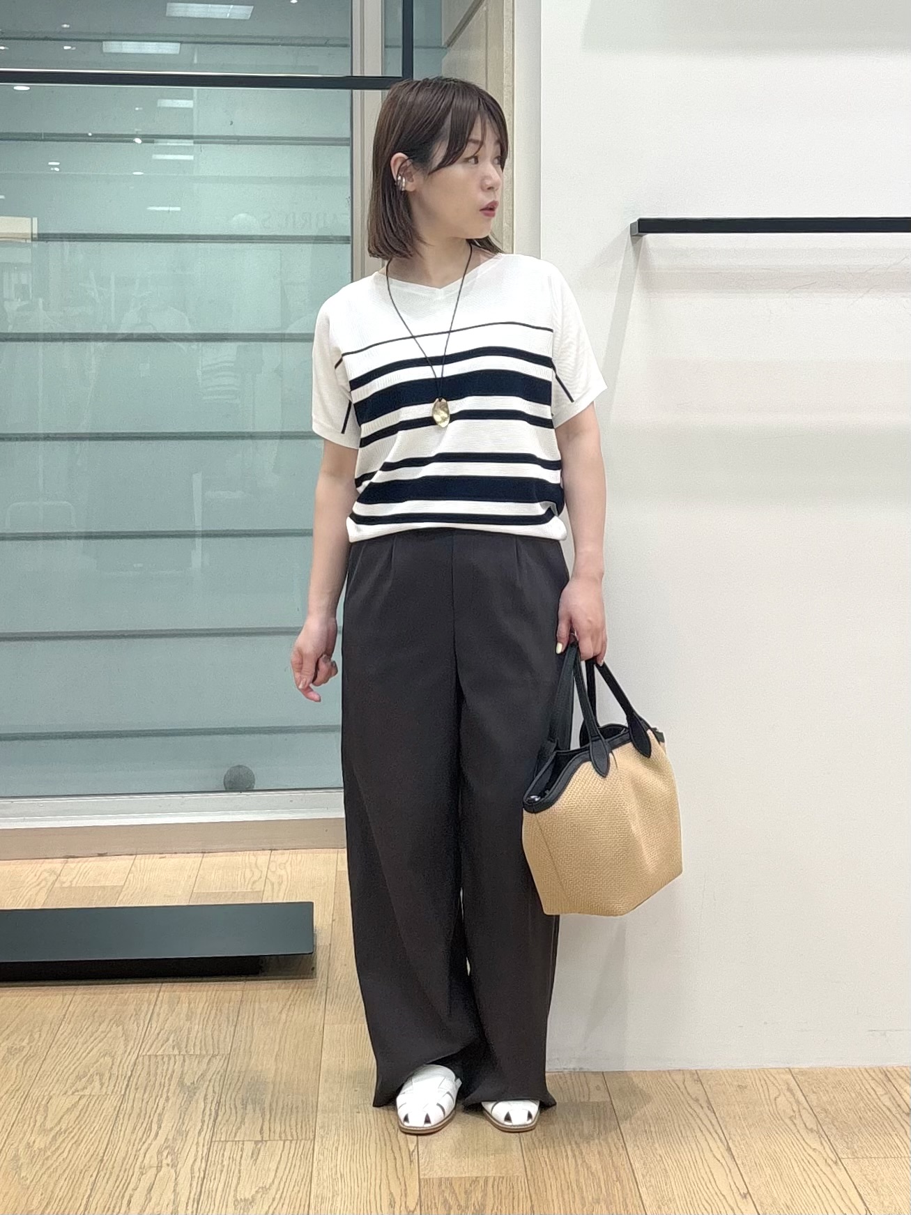 asamiさんの「INDIVI｜【洗える】ガーター編みVネックニットT」を使ったコーディネート
