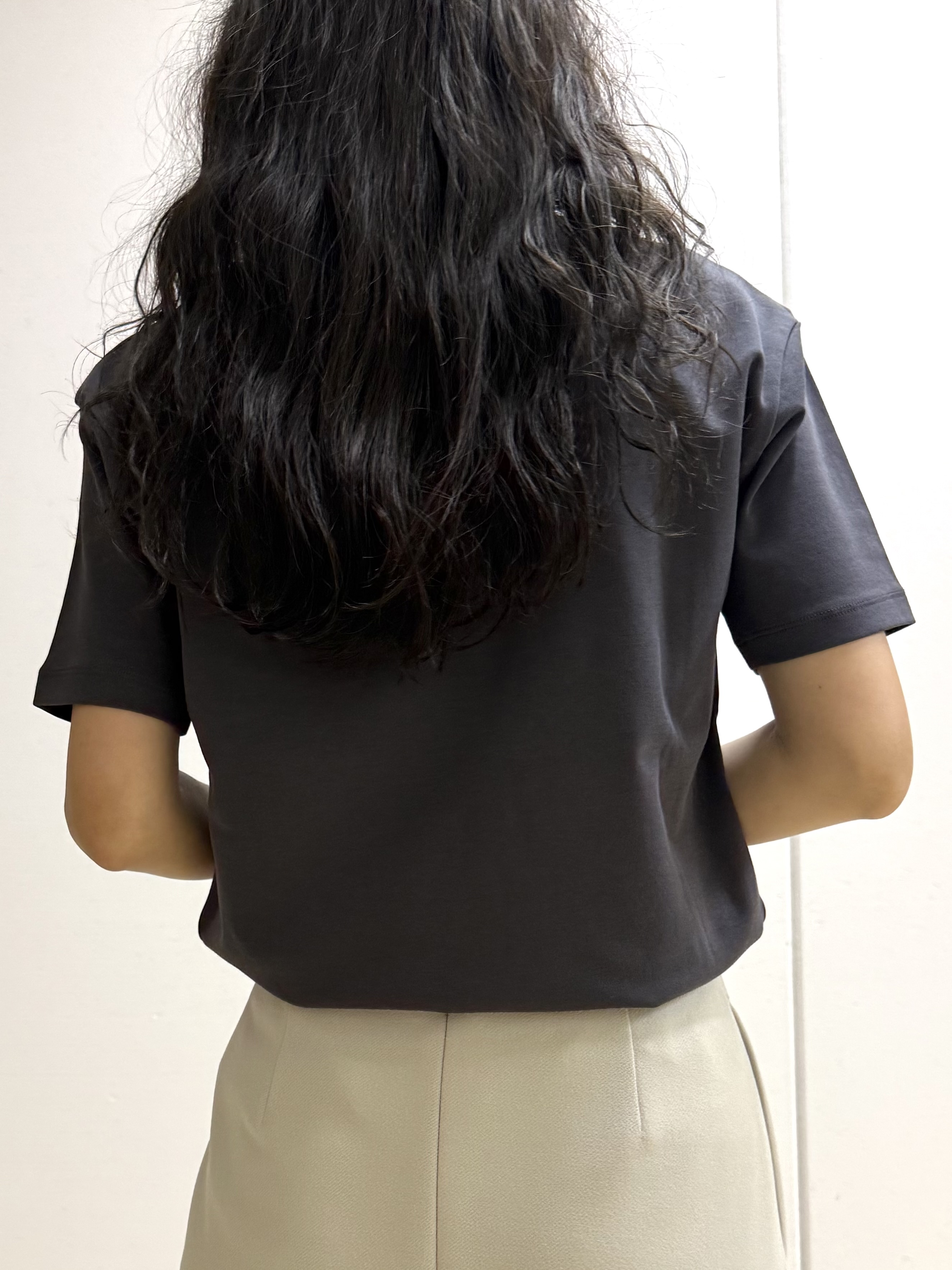 mamiさんの「INDIVI｜【UVケア／選べるグラフィック】スムースジャージTシャツ」を使ったコーディネート