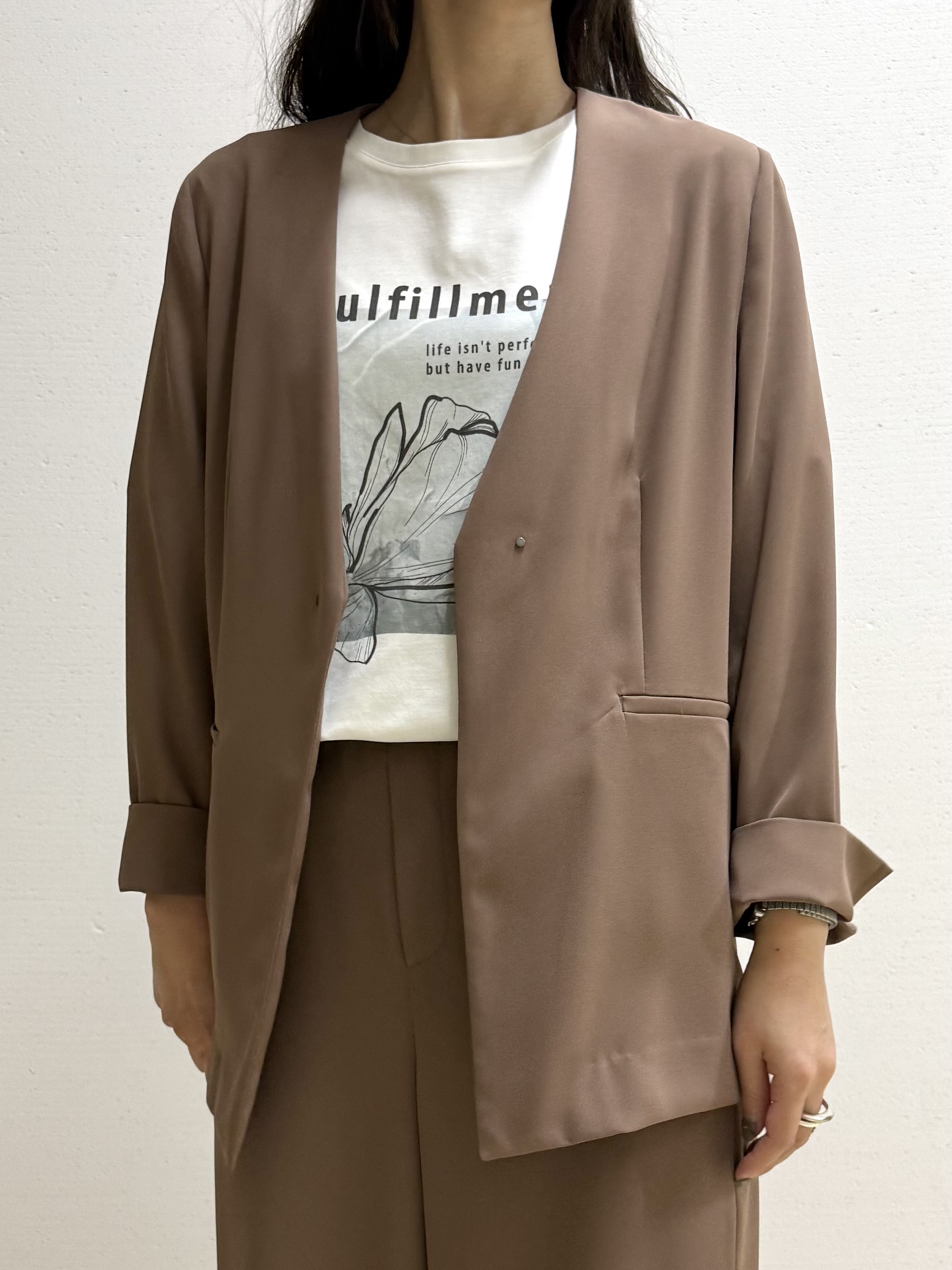 mamiさんの「INDIVI｜【UVケア／選べるグラフィック】スムースジャージTシャツ」を使ったコーディネート