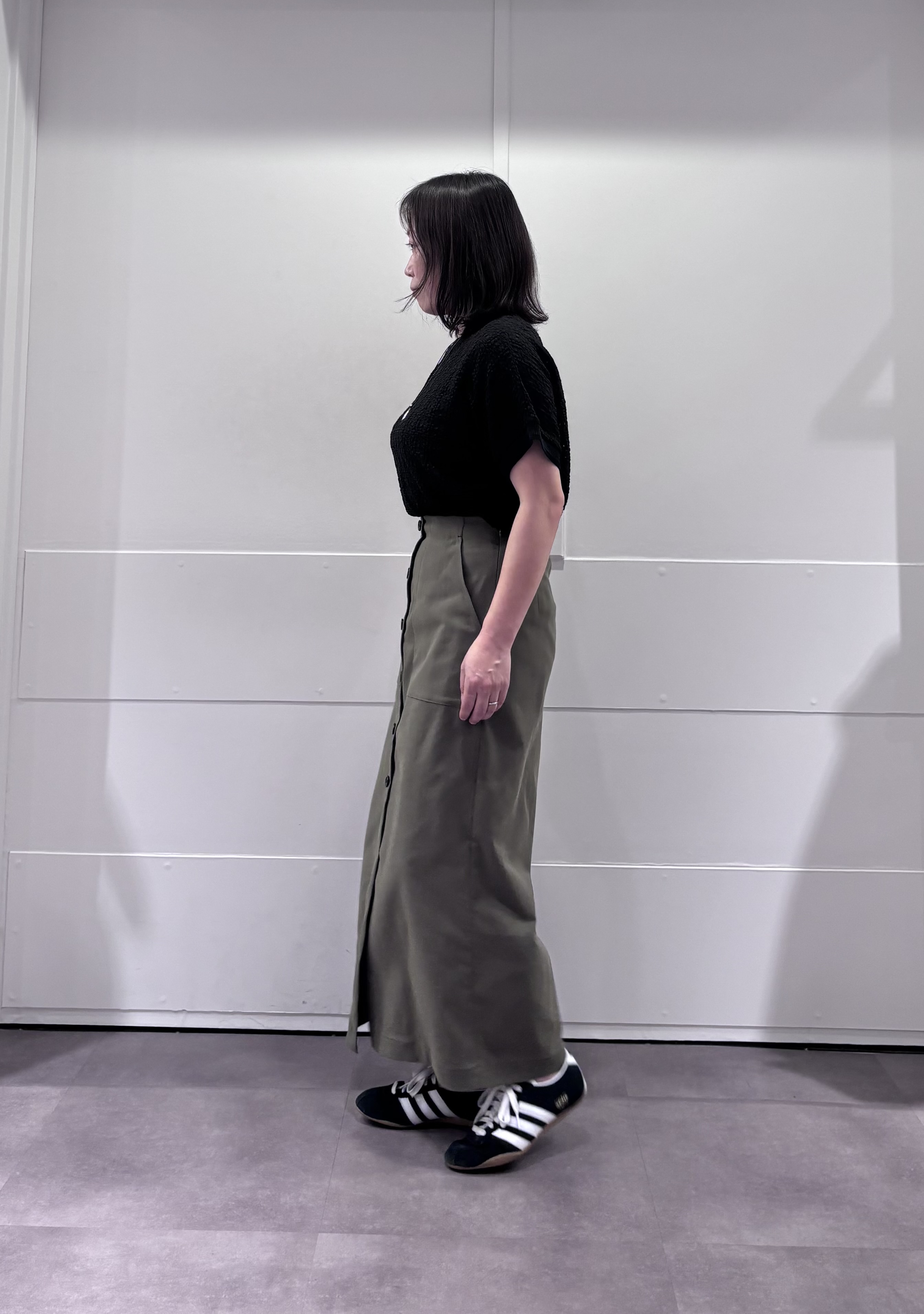 TOKOさんの「UNTITLED｜【接触冷感/UVカット/吸水速乾/遮熱】ツイルボタンディティールスカート」を使ったコーディネート