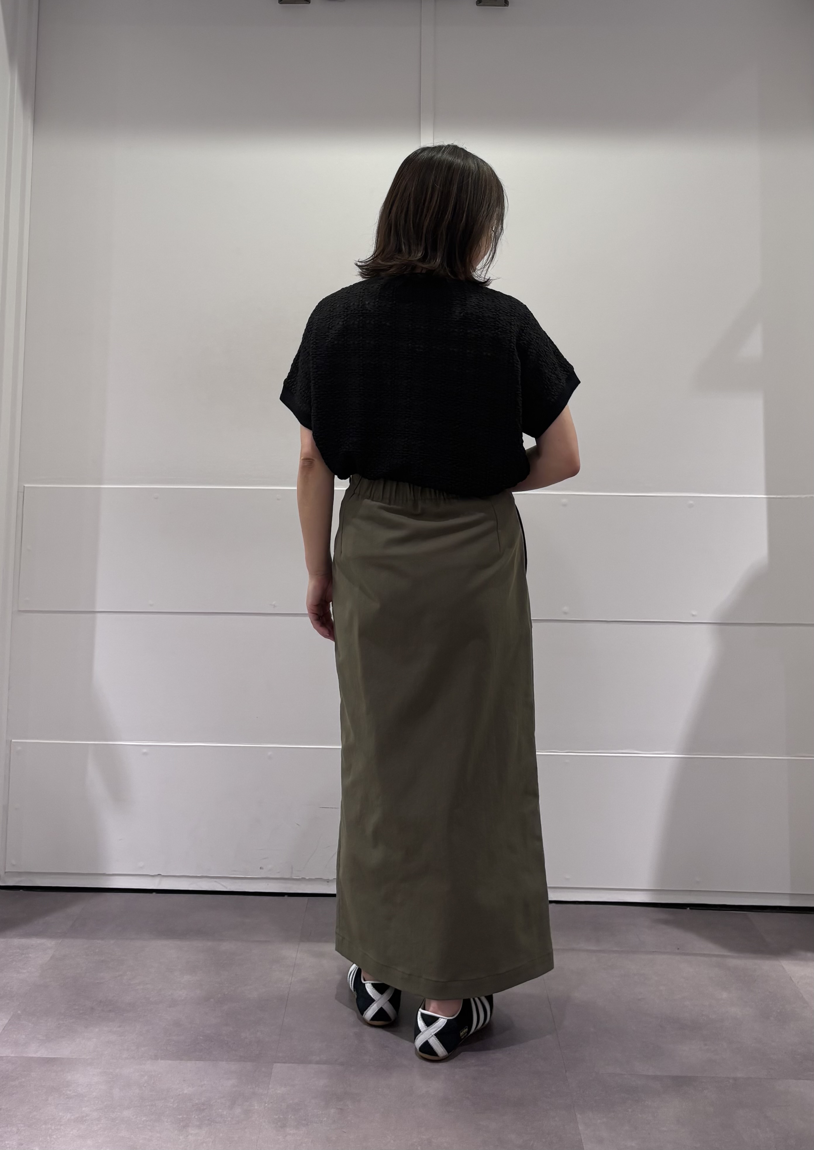 TOKOさんの「UNTITLED｜【接触冷感/UVカット/吸水速乾/遮熱】ツイルボタンディティールスカート」を使ったコーディネート